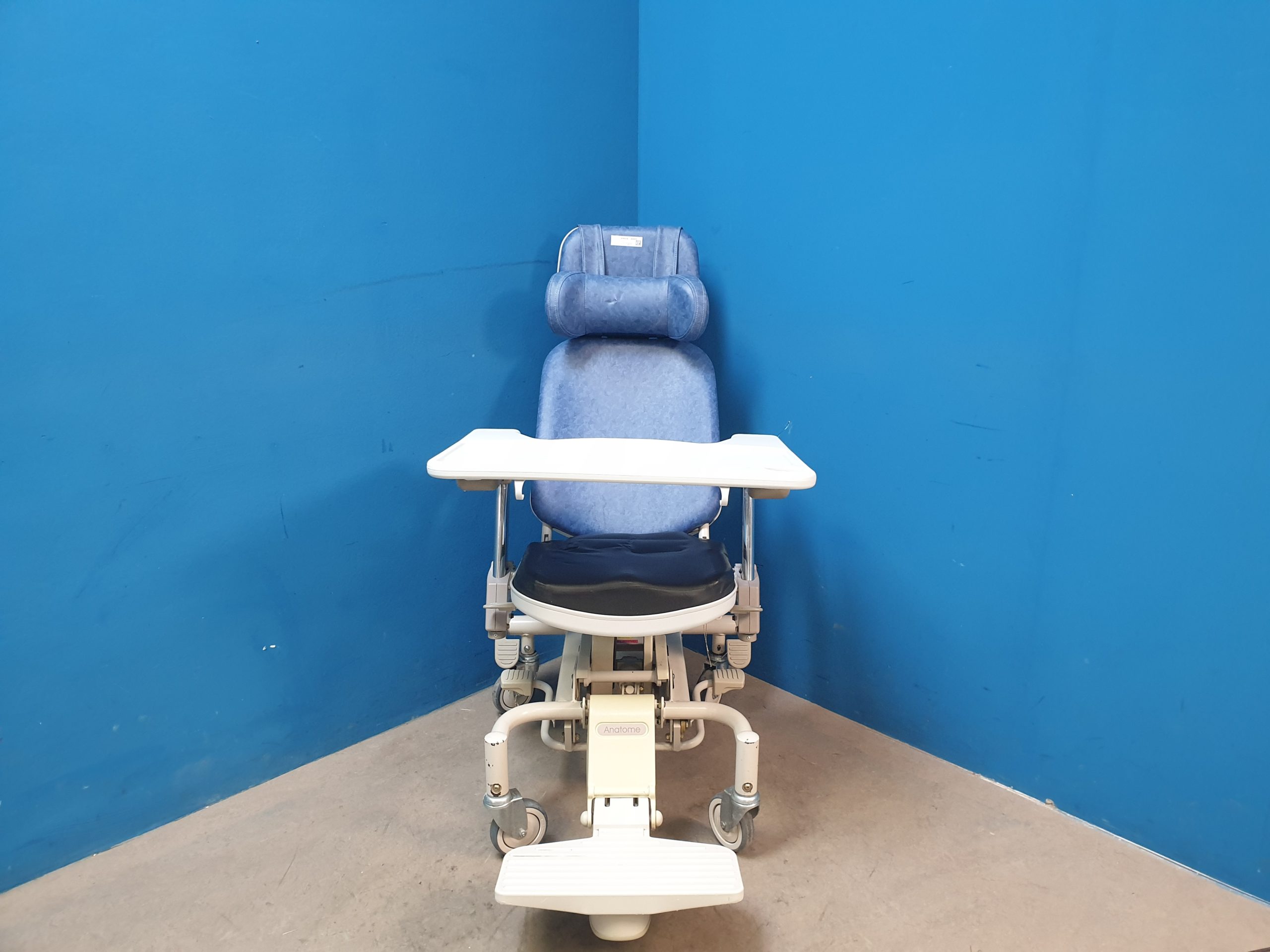 HILL-ROM Anatome SM 647B - SM647B - Pflegesessel, Patientenstuhl Fahrbar – Bild 3