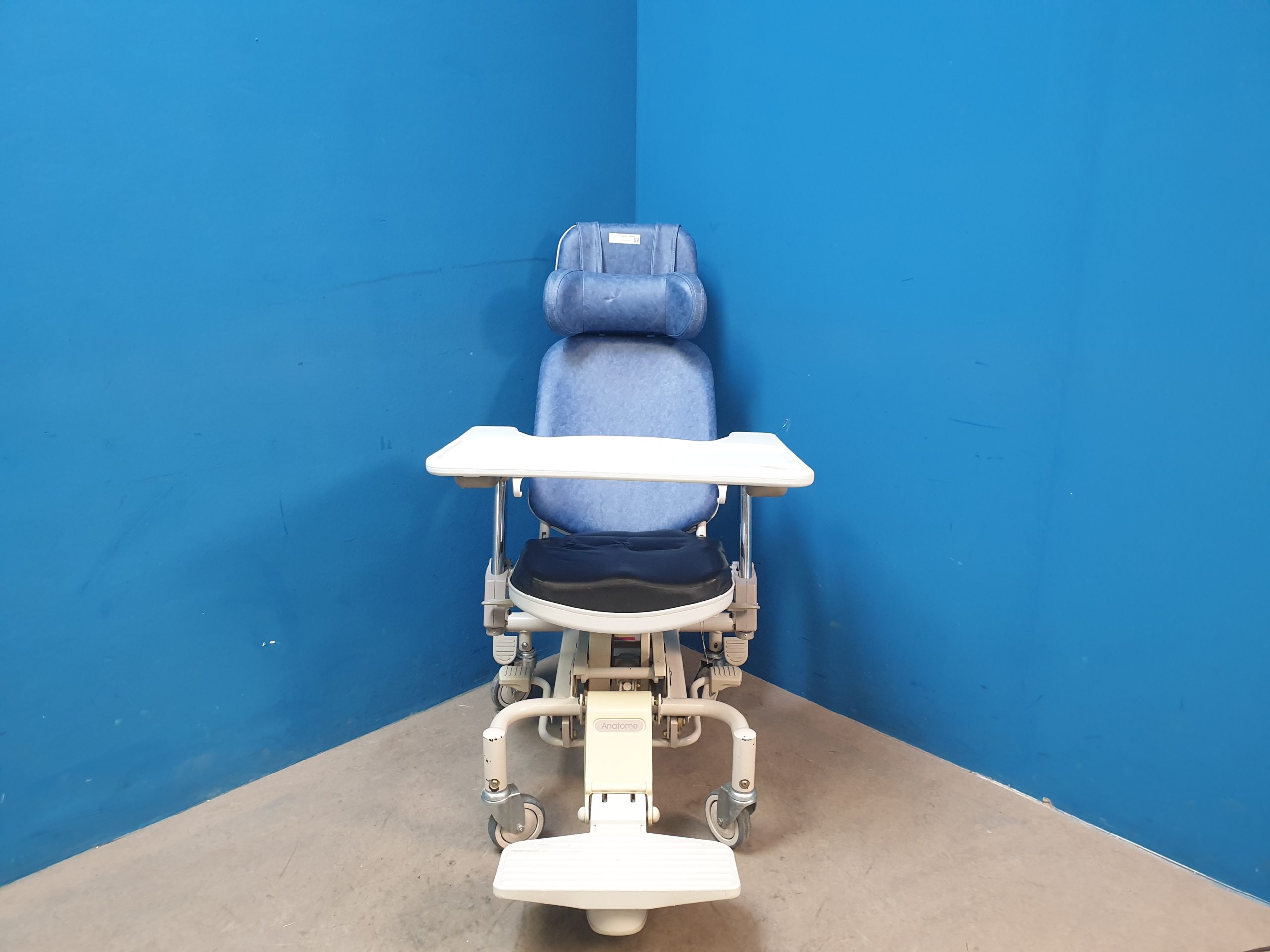 HILL-ROM Anatome SM 647B - SM647B - Pflegesessel, Patientenstuhl Fahrbar – Bild 4