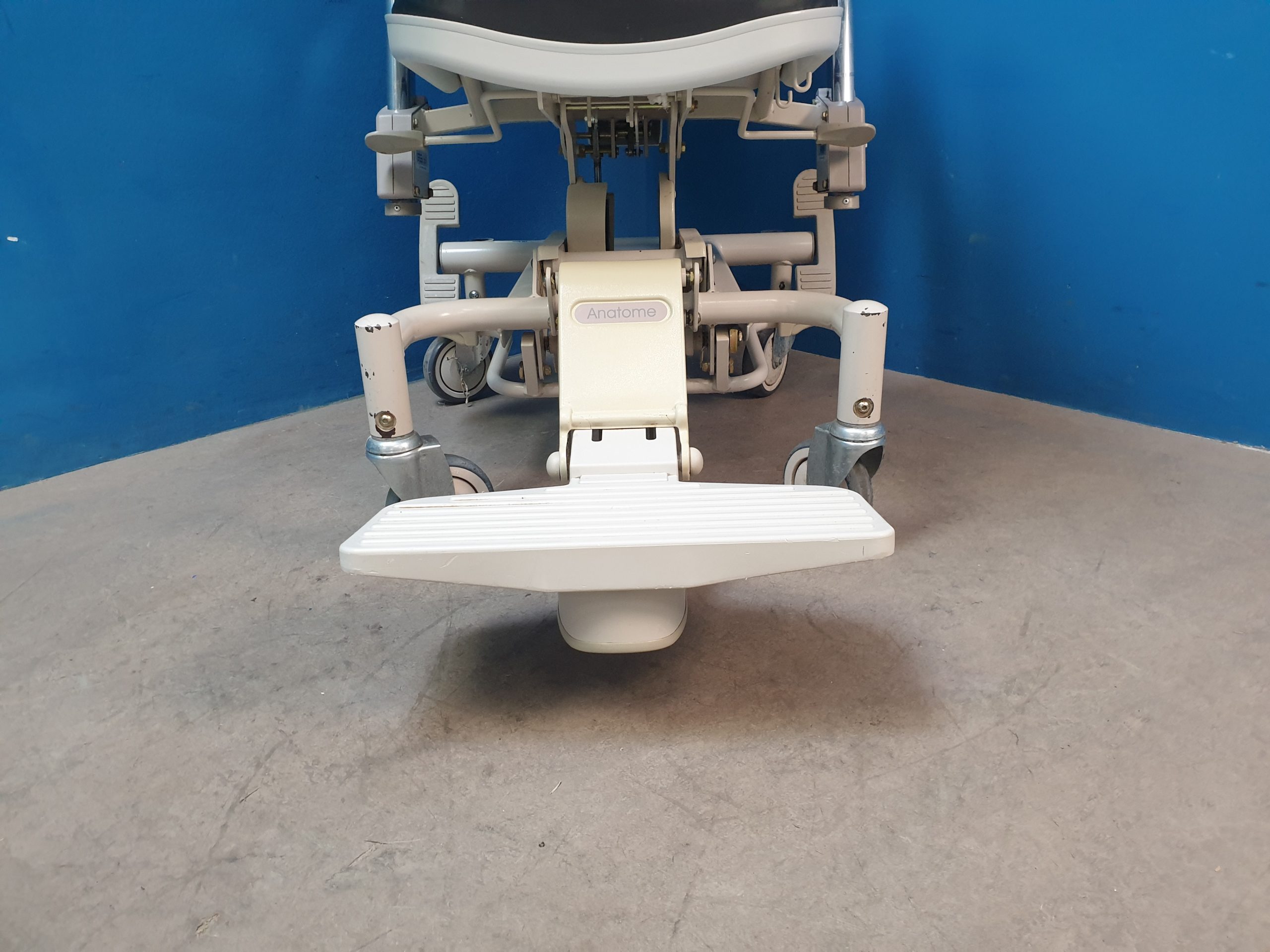 HILL-ROM Anatome SM 647B - SM647B - Pflegesessel, Patientenstuhl Fahrbar – Bild 9