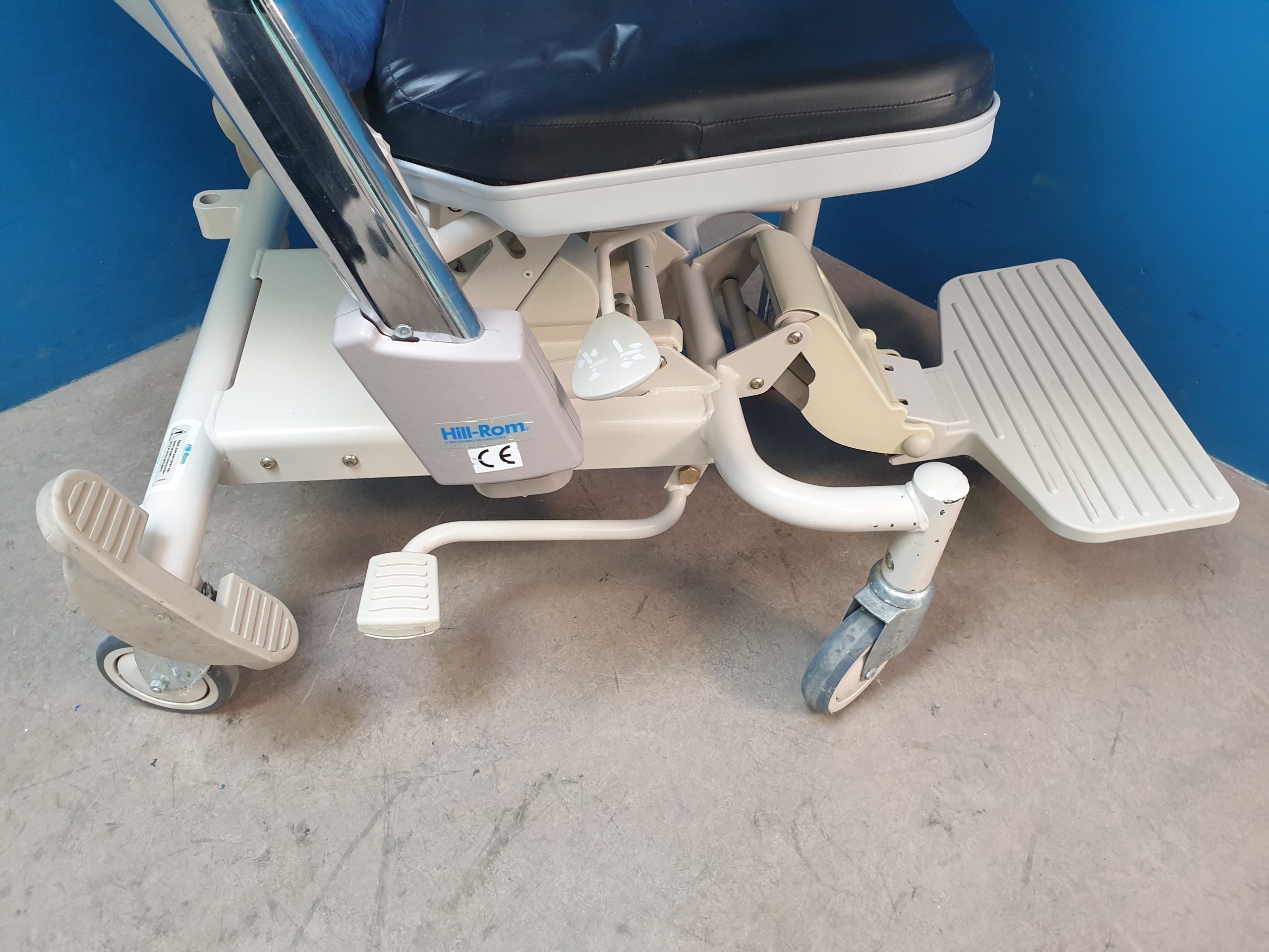 HILL-ROM Anatome SM 647B - SM647B - Pflegesessel, Patientenstuhl Fahrbar – Bild 11