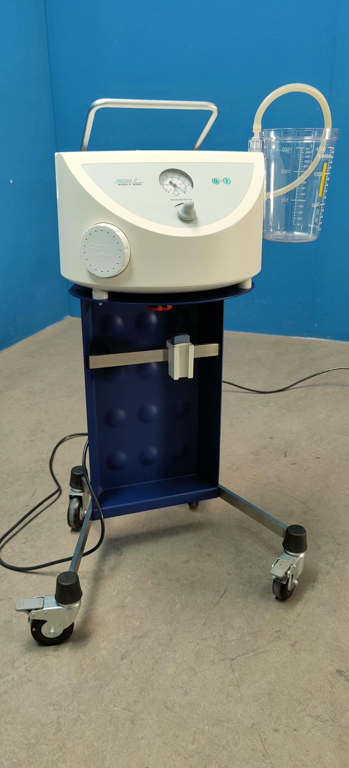 Medap Bora P 2060 Absauggerät Absaugpumpe Sekretsauger Chirurgiesauger fahrbar – Bild 11