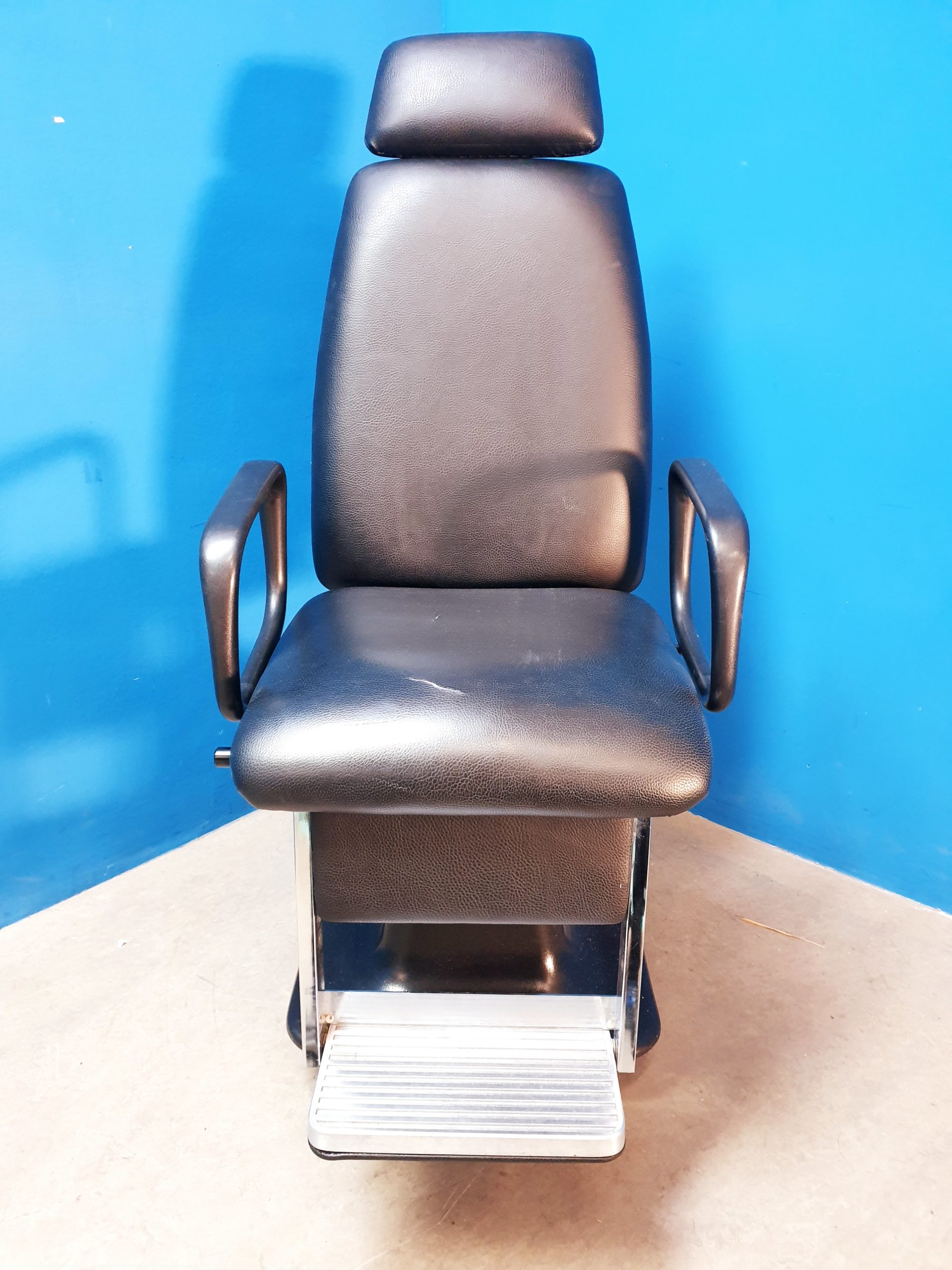 Schwind Patientenstuhl - Behandlungsstuhl - Elektrisch – Bild 3