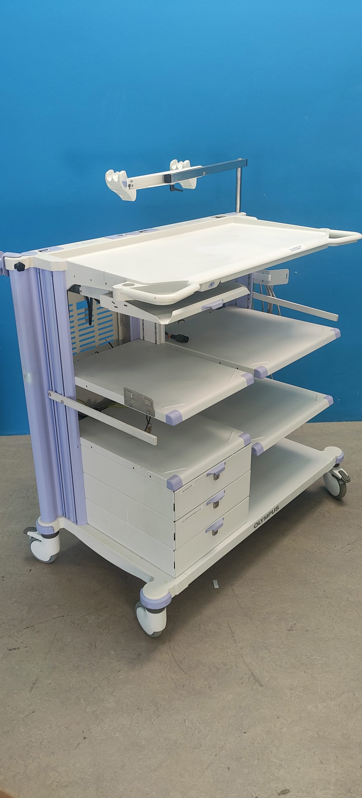 Olympus Endoskopie Gerätewagen - mit Tastaturfach - Rollbar – Bild 4