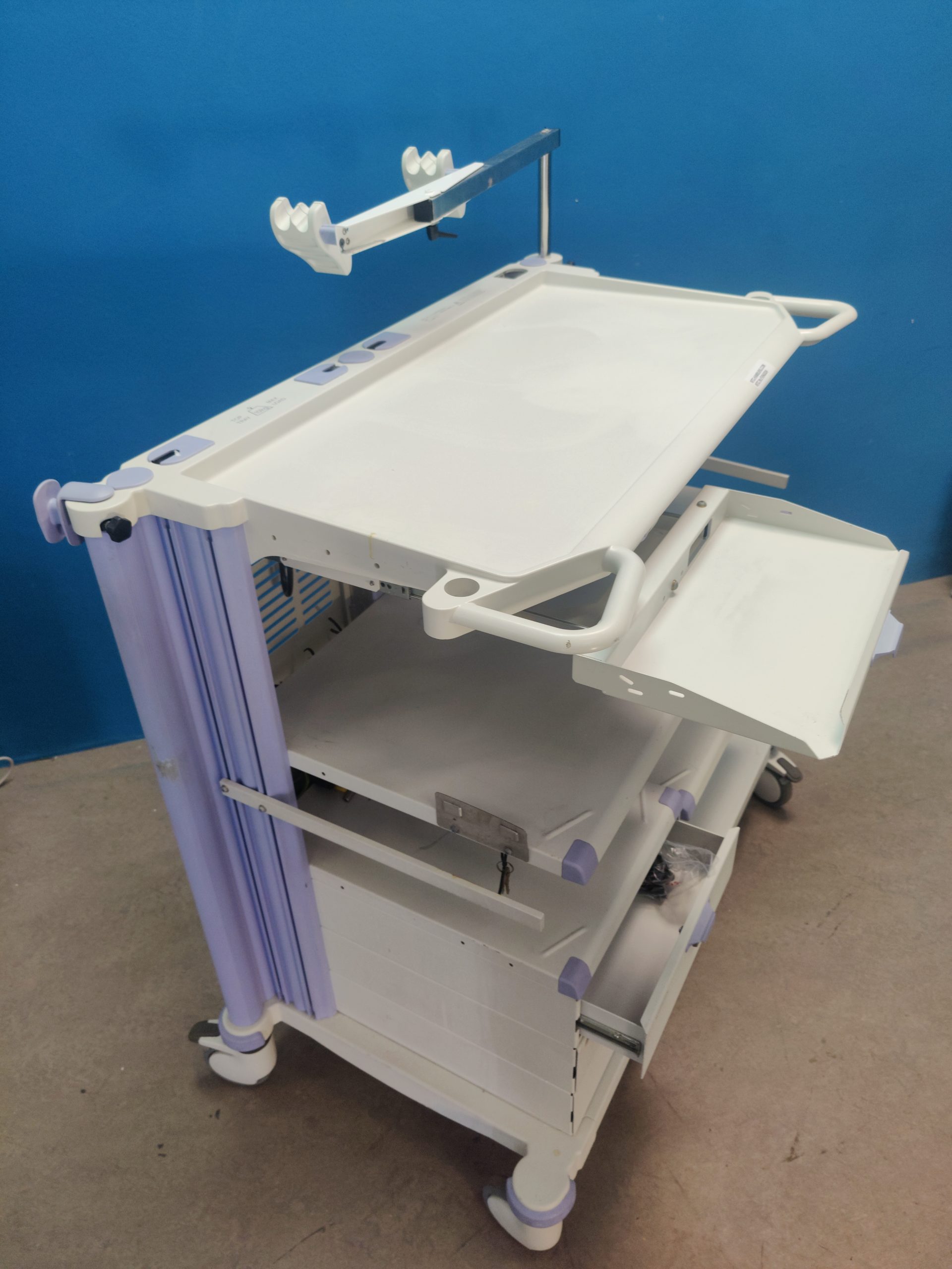 Olympus Endoskopie Gerätewagen - mit Tastaturfach - Rollbar – Bild 7