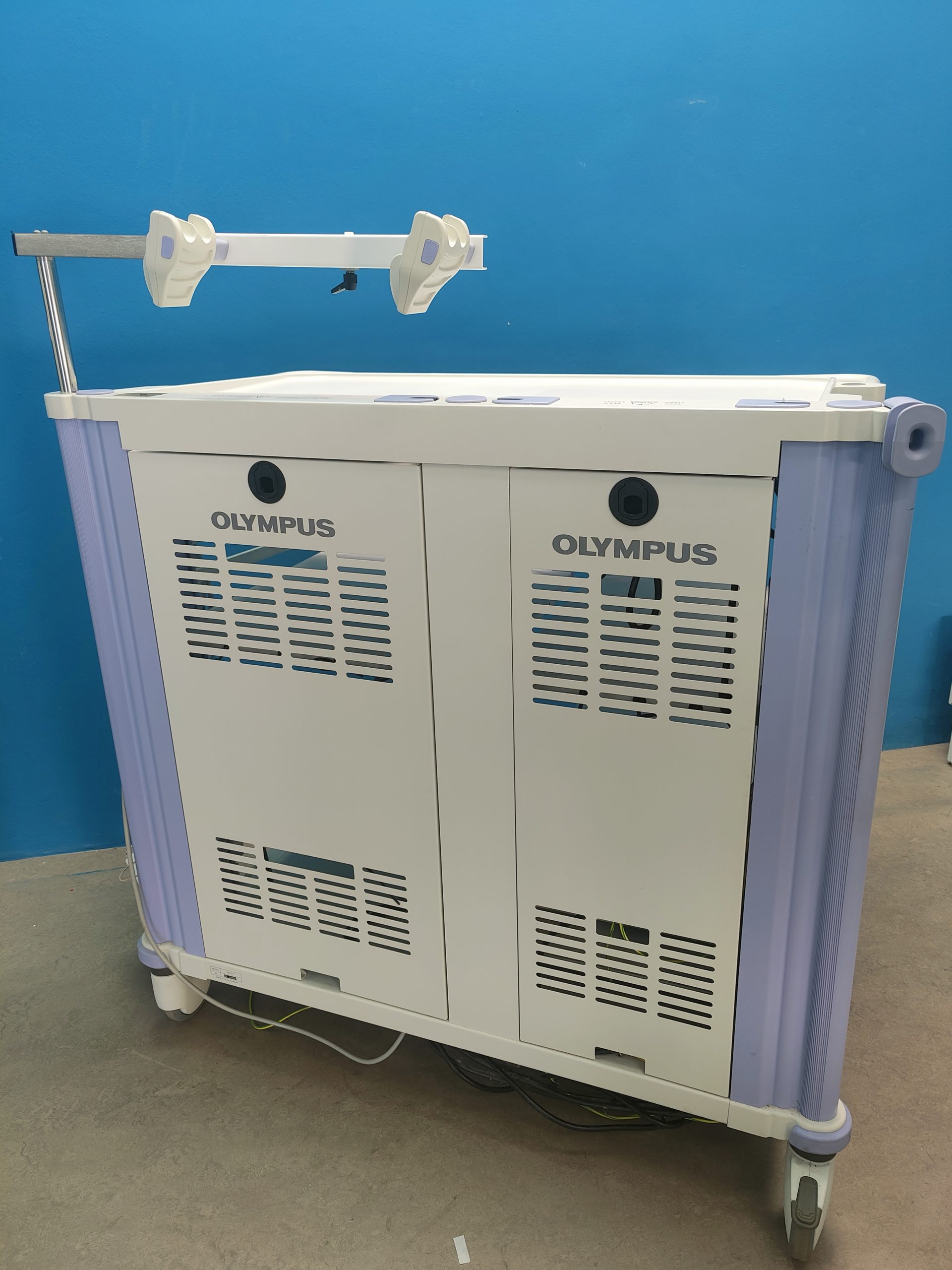 Olympus Endoskopie Gerätewagen - mit Tastaturfach - Rollbar – Bild 9
