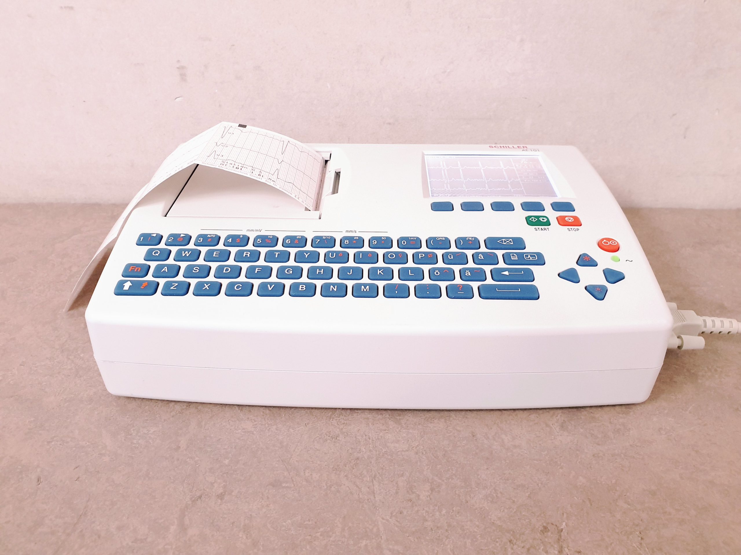 Schiller AT-101 // AT 101 EKG 12 Kanal Gerät mit LCD Display , Patientenkabel – Bild 4