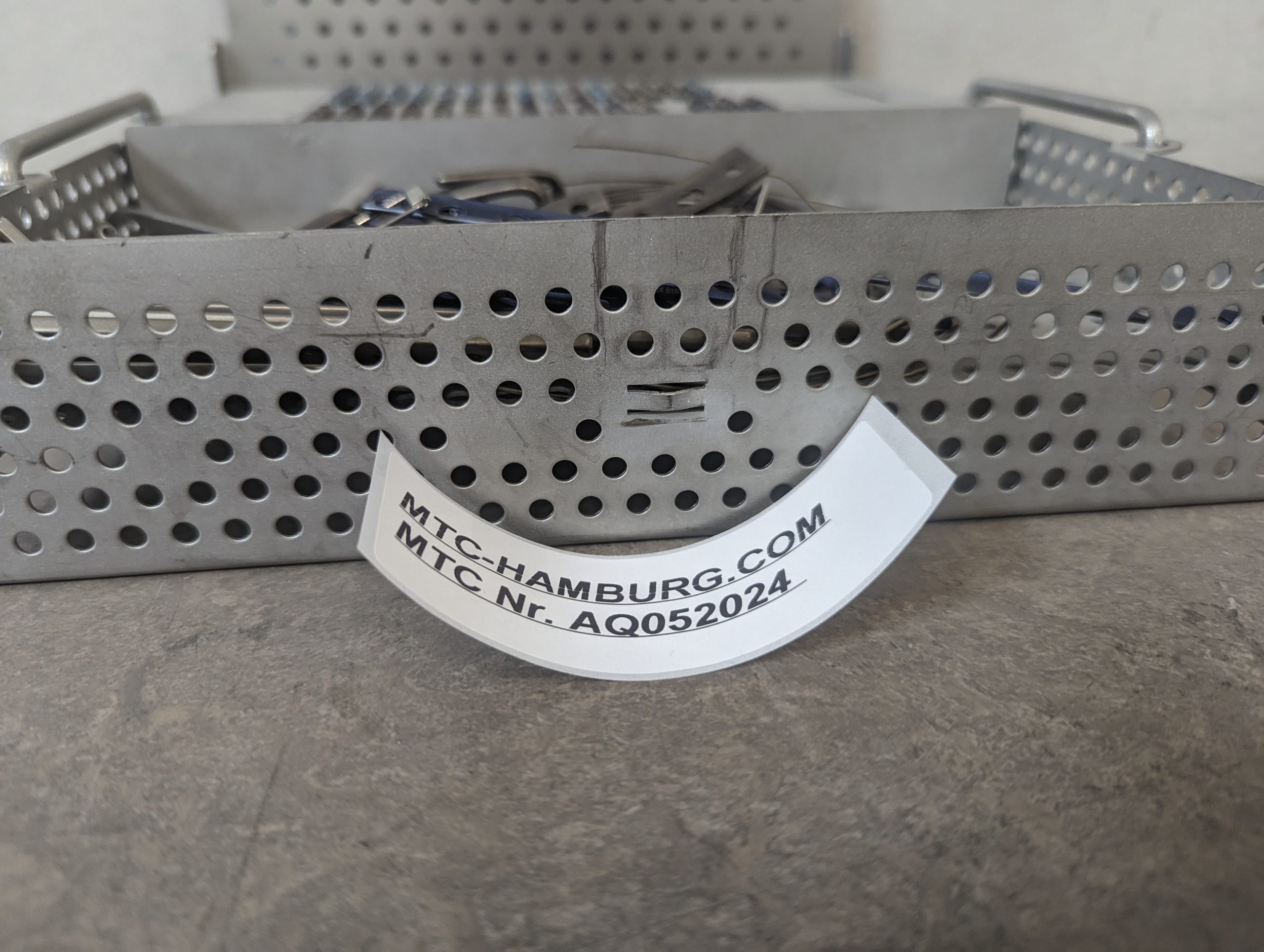 Königs Implantate Schraubenbank für Großfragment aus Stahl Art Nr 19.157.00S8 – Bild 2