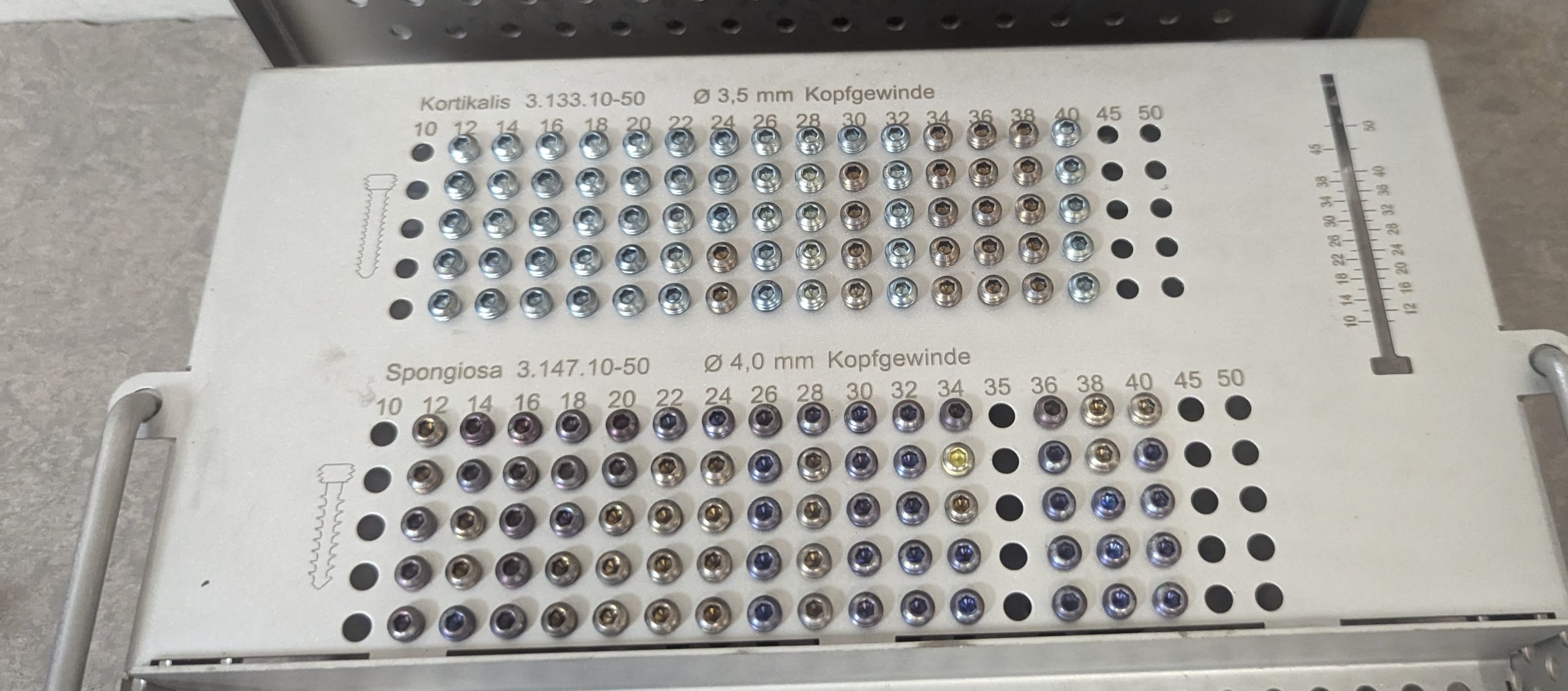 Königs Implantate Schraubenbank für Großfragment aus Stahl Art Nr 19.157.00S8 – Bild 5