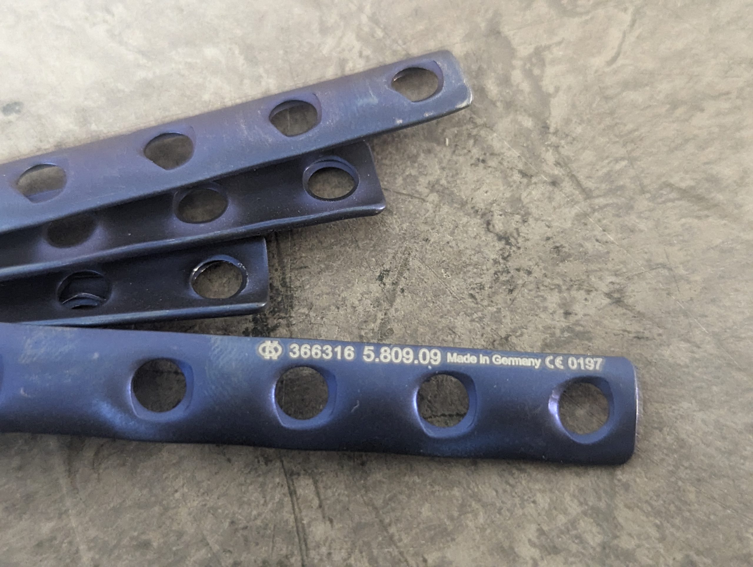 Königs Implantate Schraubenbank für Großfragment aus Stahl Art Nr 19.157.00S8 – Bild 11