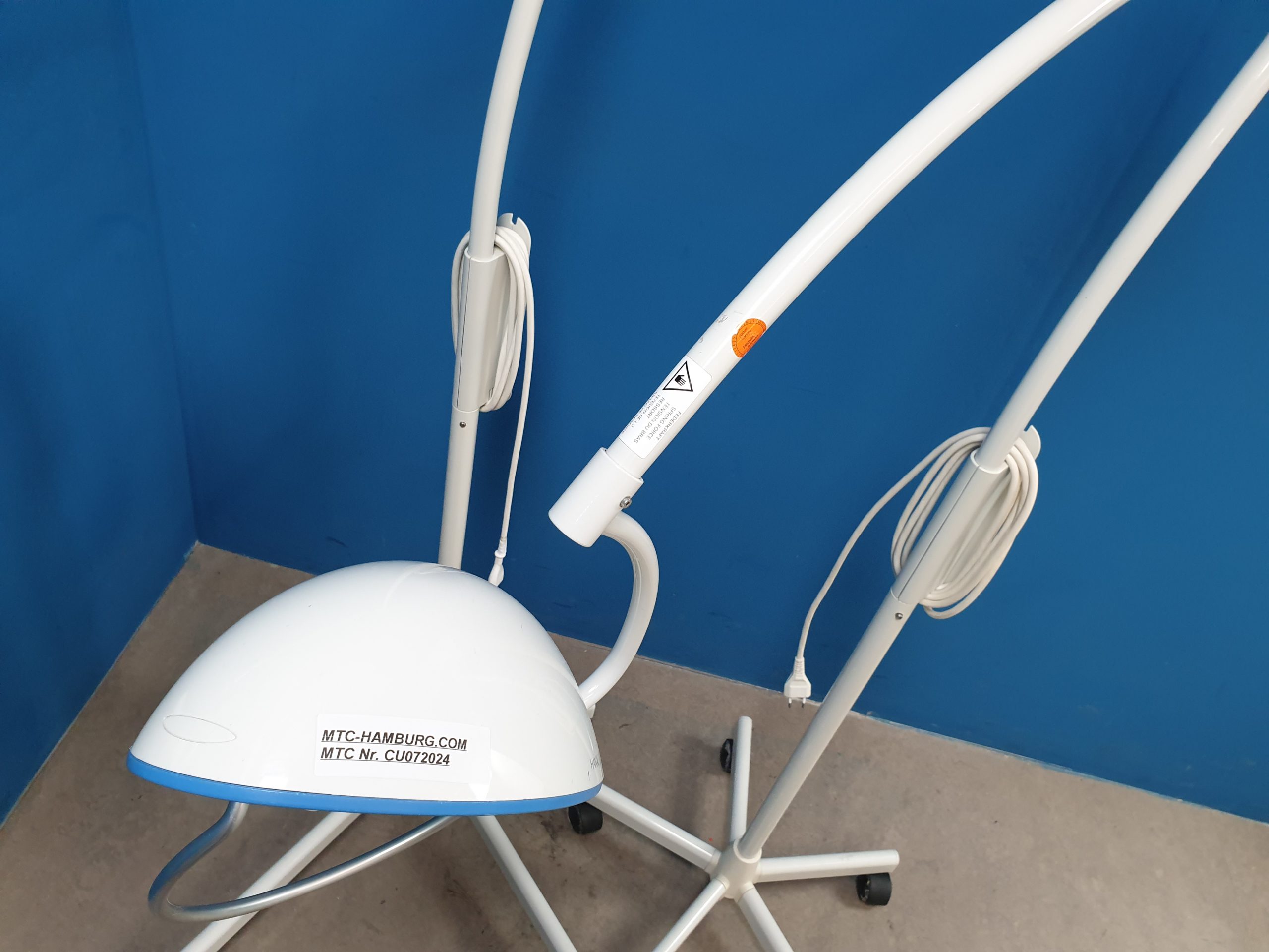 Maquet Blue 30 Behandlungslampe Fahrbar mobil Untersuchungslampe – Bild 2