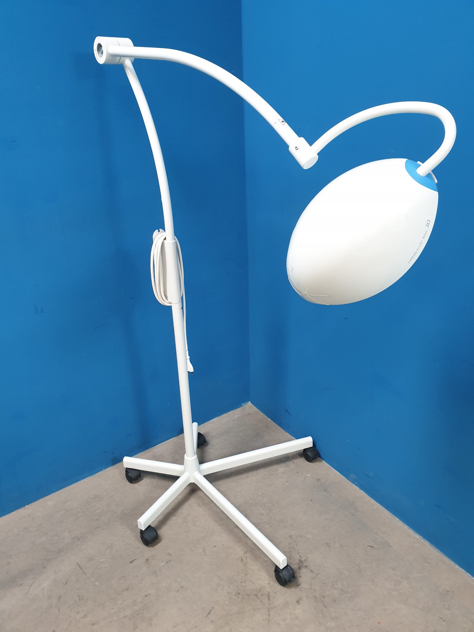 Maquet Blue 30 Behandlungslampe Fahrbar mobil Untersuchungslampe – Bild 6