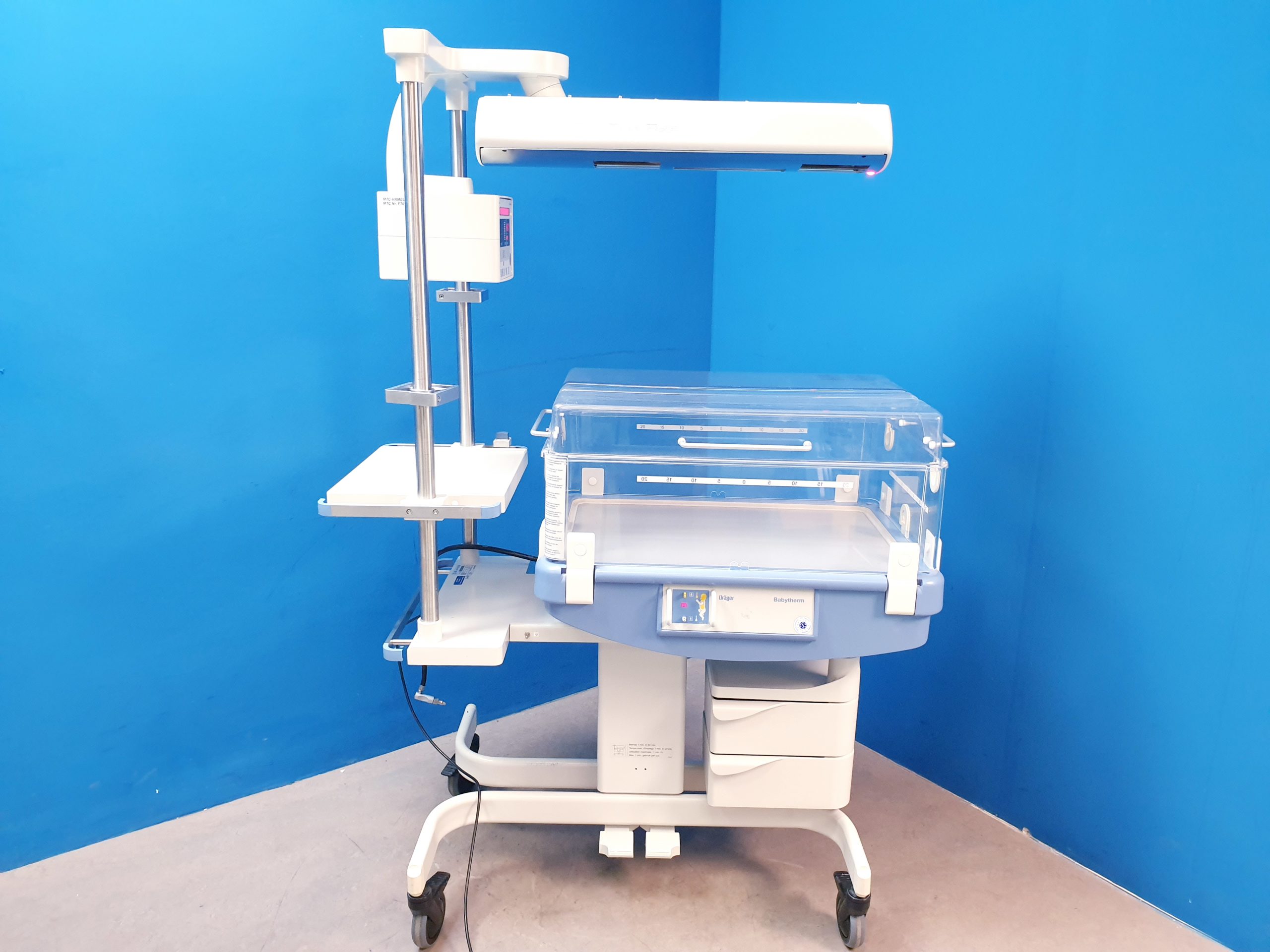 Dräger Babytherm 8000, fahrbare Reanimationseinheit für Neugeborene mit Wärmestrahler – Bild 4