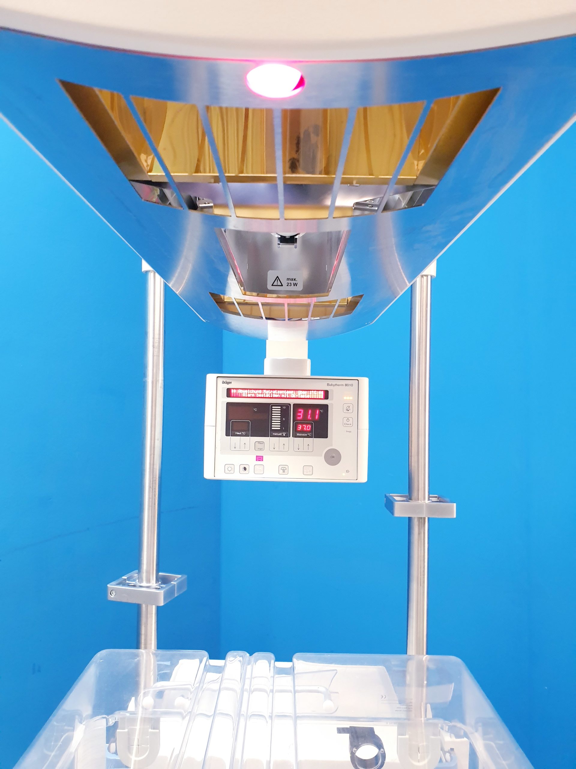 Dräger Babytherm 8000, fahrbare Reanimationseinheit für Neugeborene mit Wärmestrahler – Bild 13