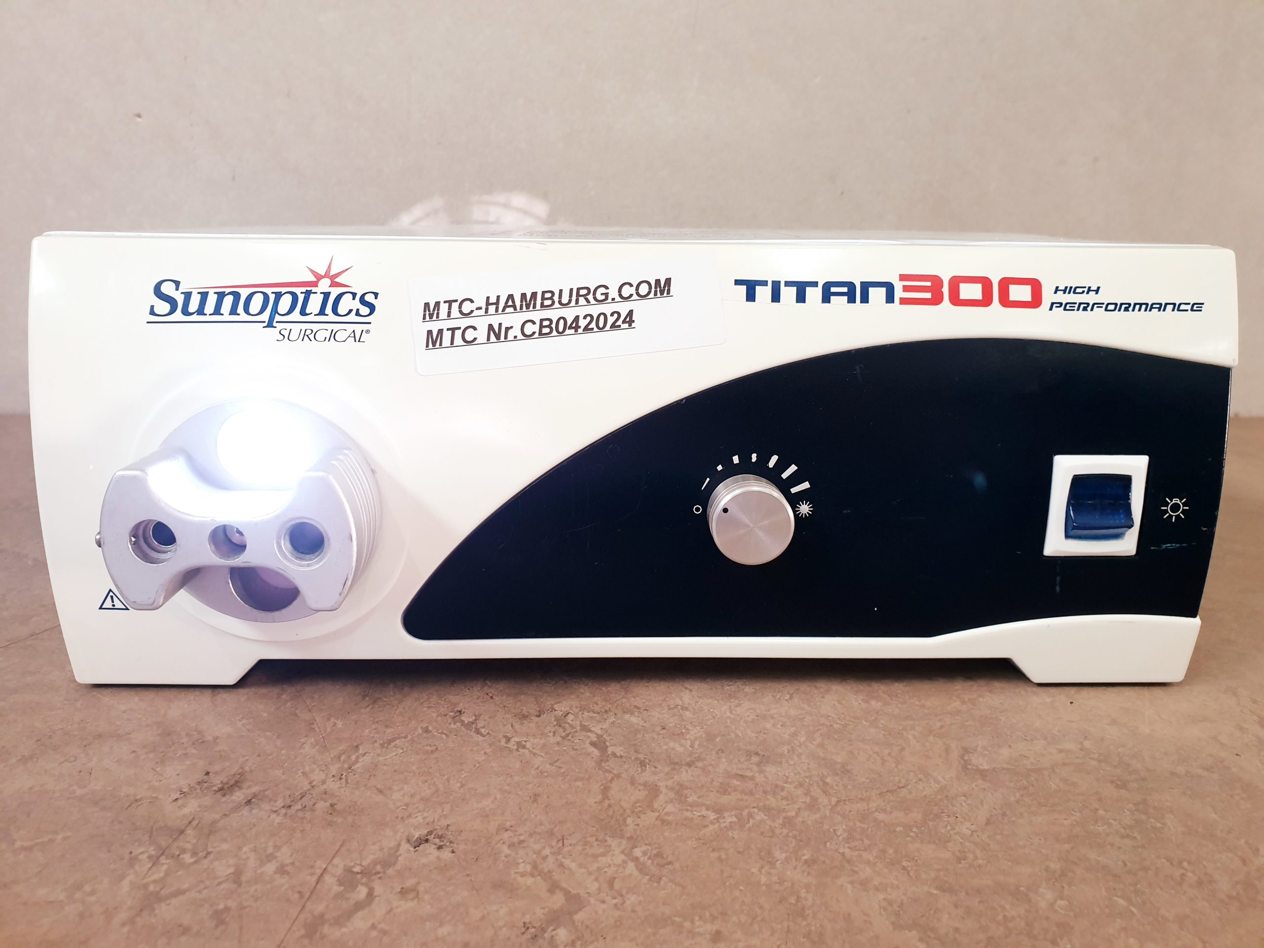 Sunoptics TITAN 300 (S300T) LIGHT SOURCE – Bild 2