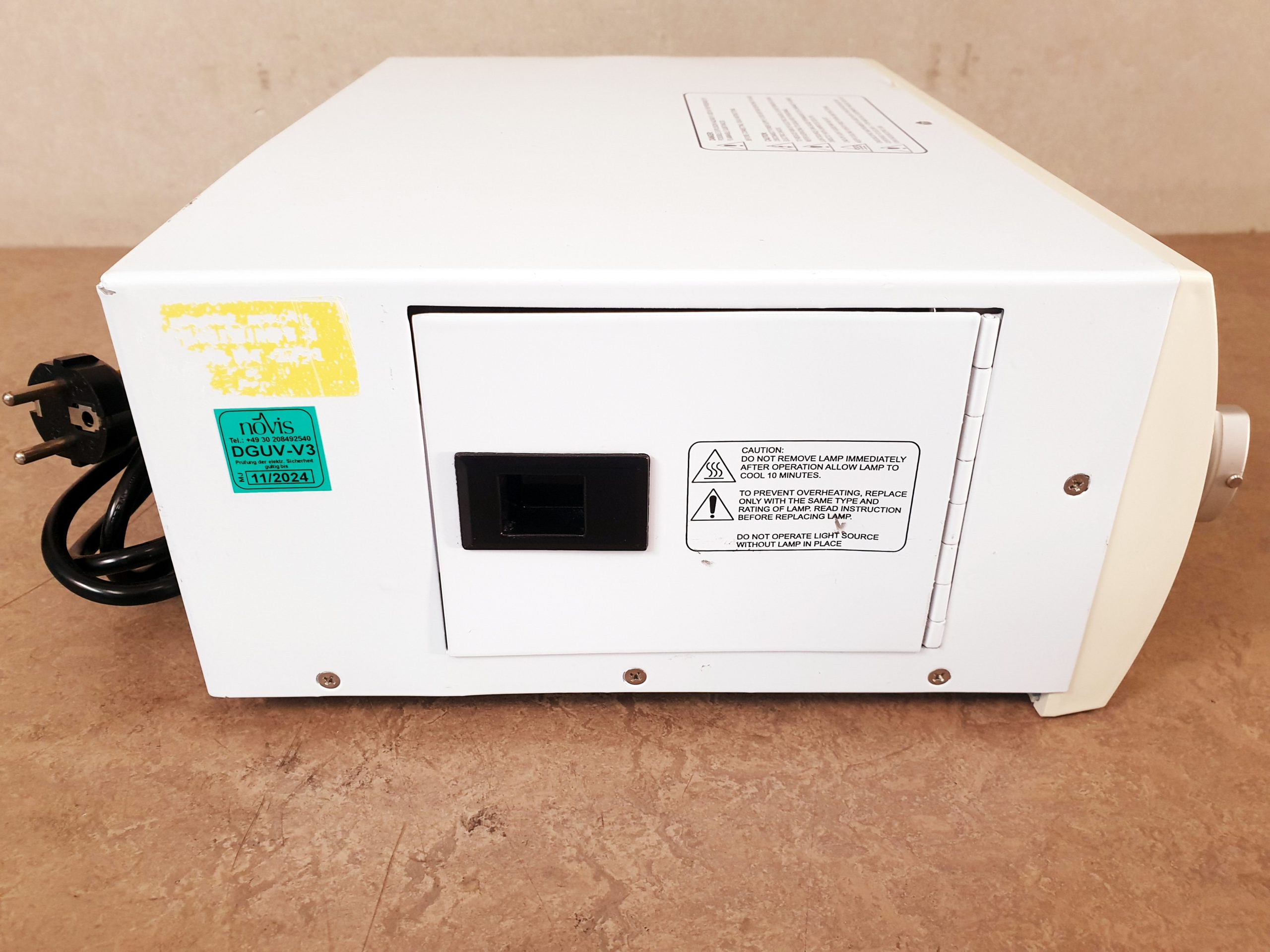 Sunoptics TITAN 300 (S300T) LIGHT SOURCE – Bild 6