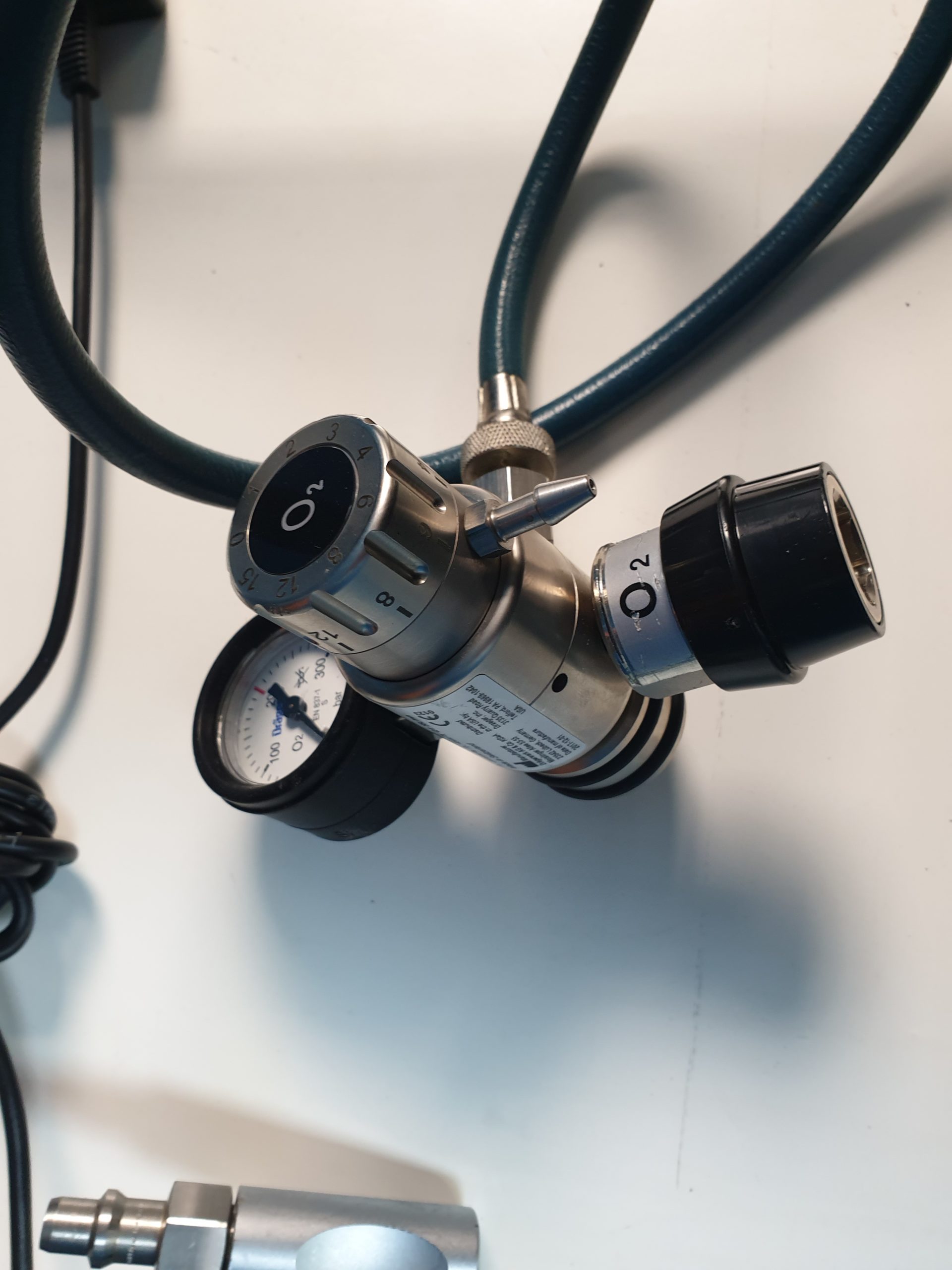 Dräger Draeger Oxylog 2000 mit Traggestellt ,Beatmungsgerät – Bild 9