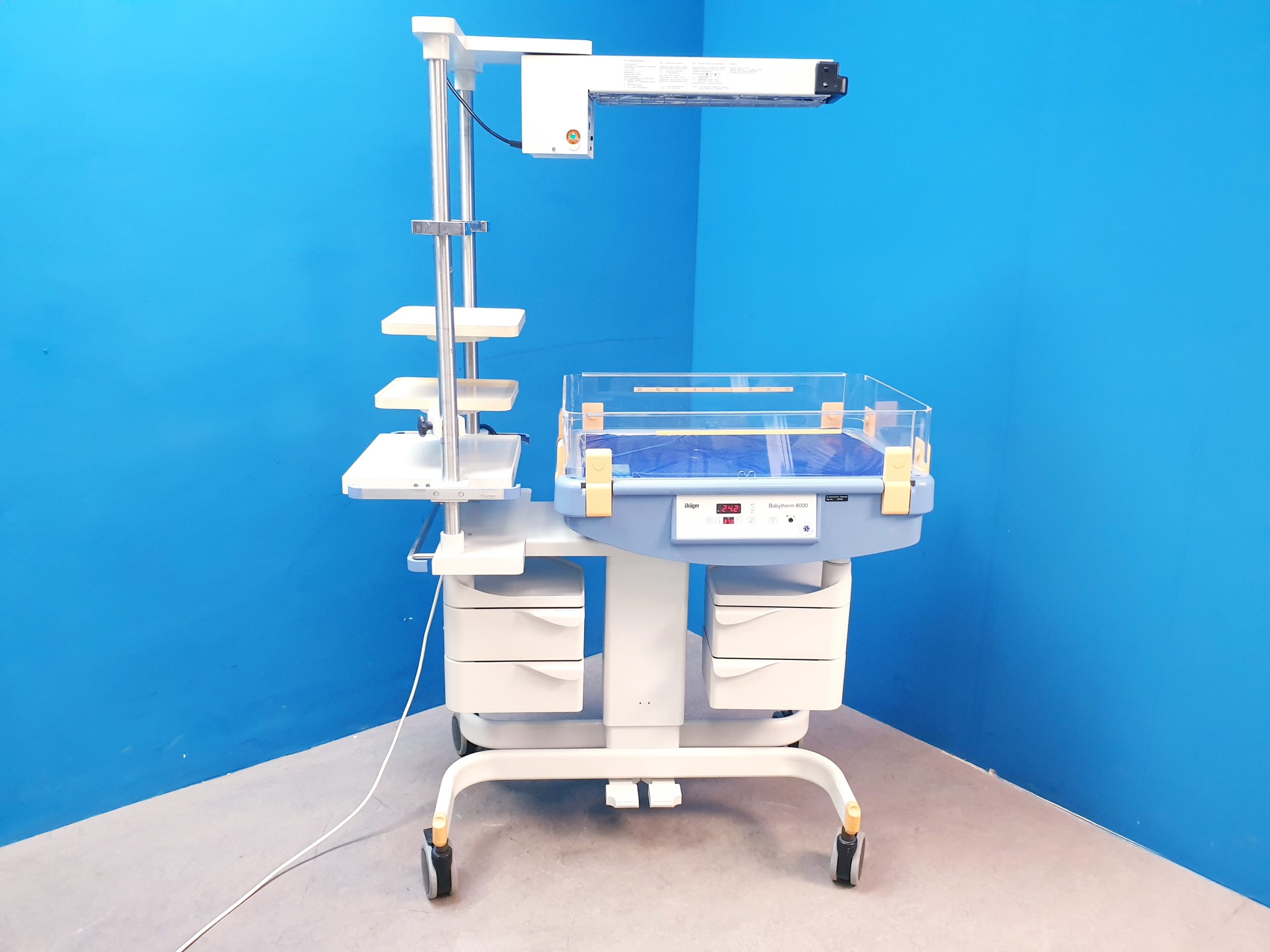 Dräger Babytherm 8000 fahrbare Reanimationseinheit für Neugeborene mit Wärmestrahler – Bild 4