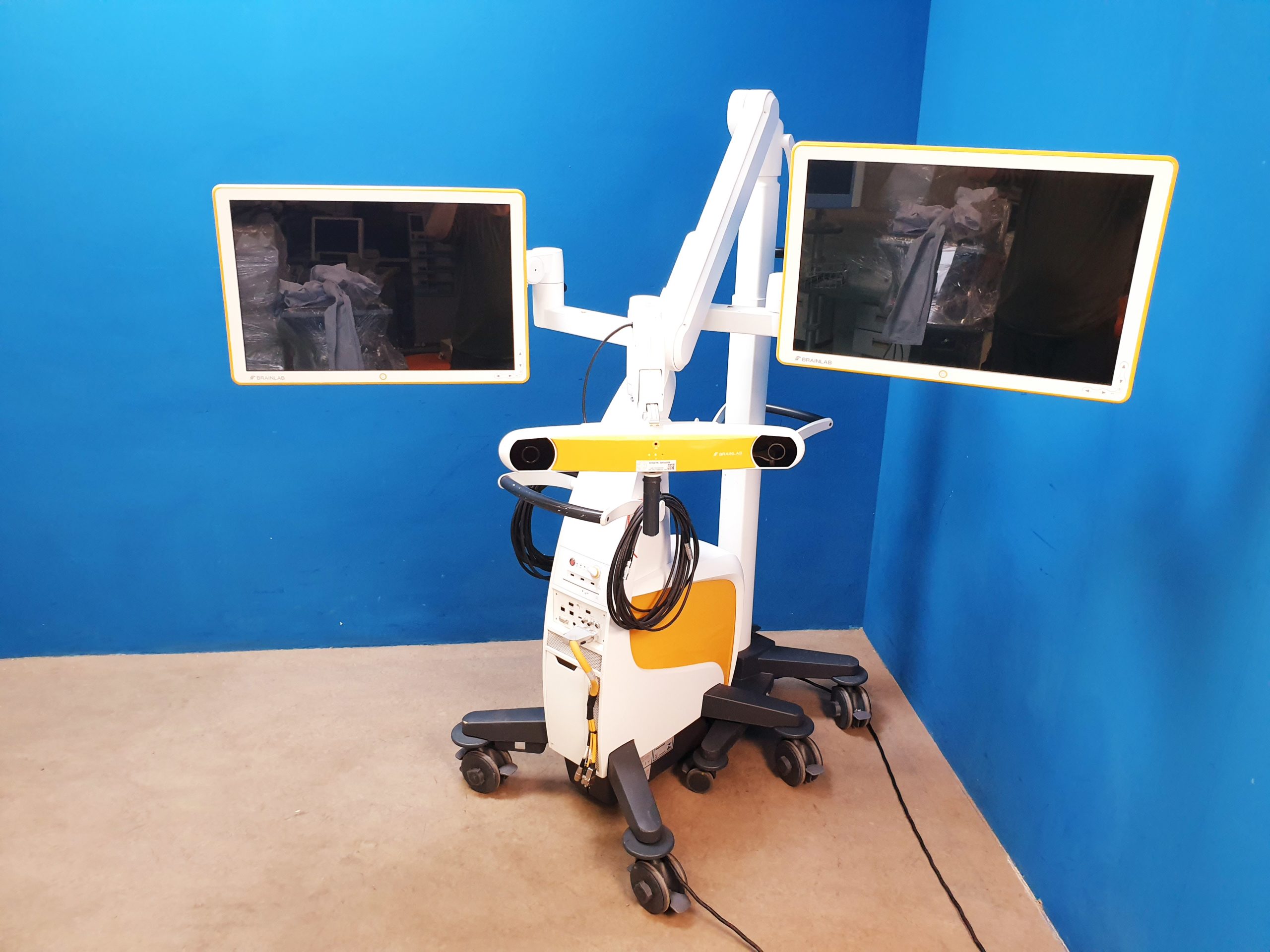 BRAINLAB Curve Chirurgisches Navigationssystem – Bild 5