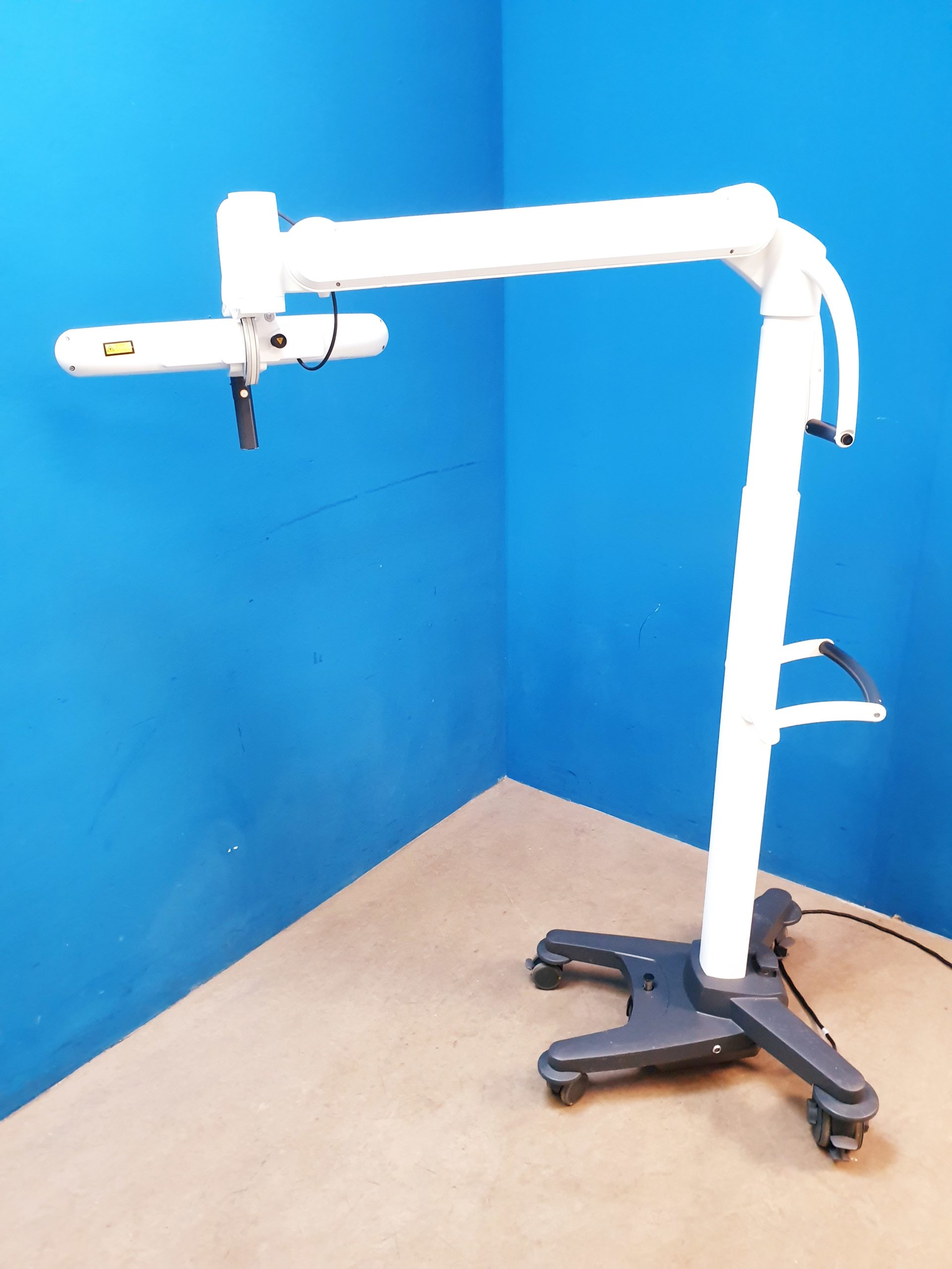 BRAINLAB Curve Chirurgisches Navigationssystem – Bild 7