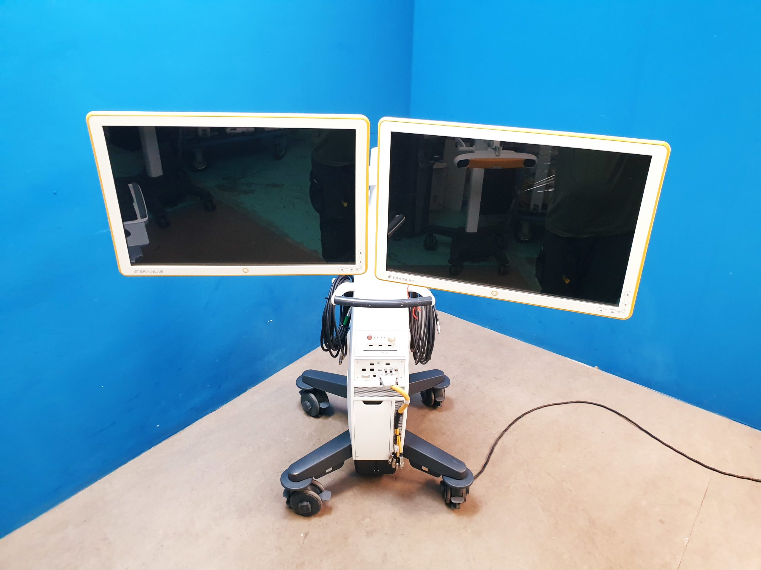 BRAINLAB Curve Chirurgisches Navigationssystem – Bild 11