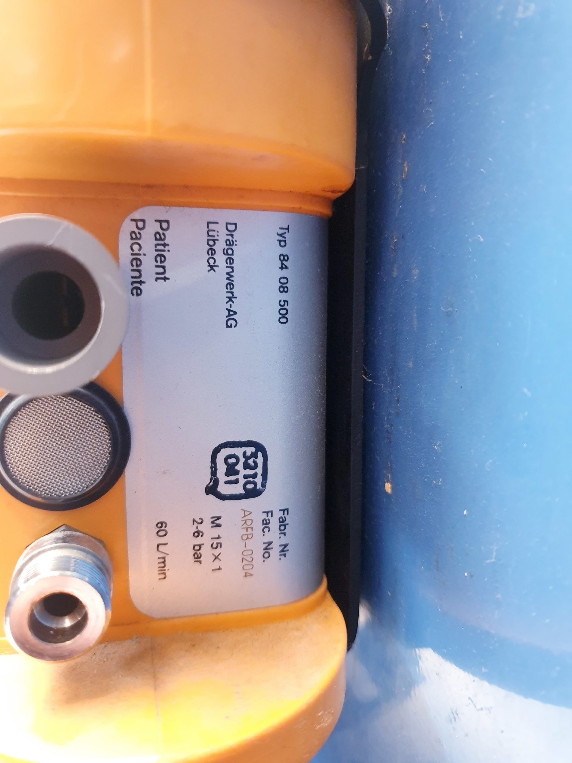 Dräger Oxylog mit Trageplatte – Bild 7