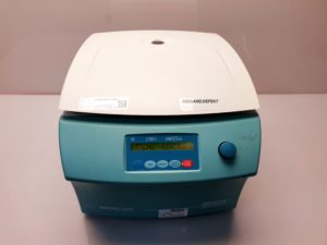 Hettich MIKRO 220 - Zentrifuge - Defekt - Ohne Rotor