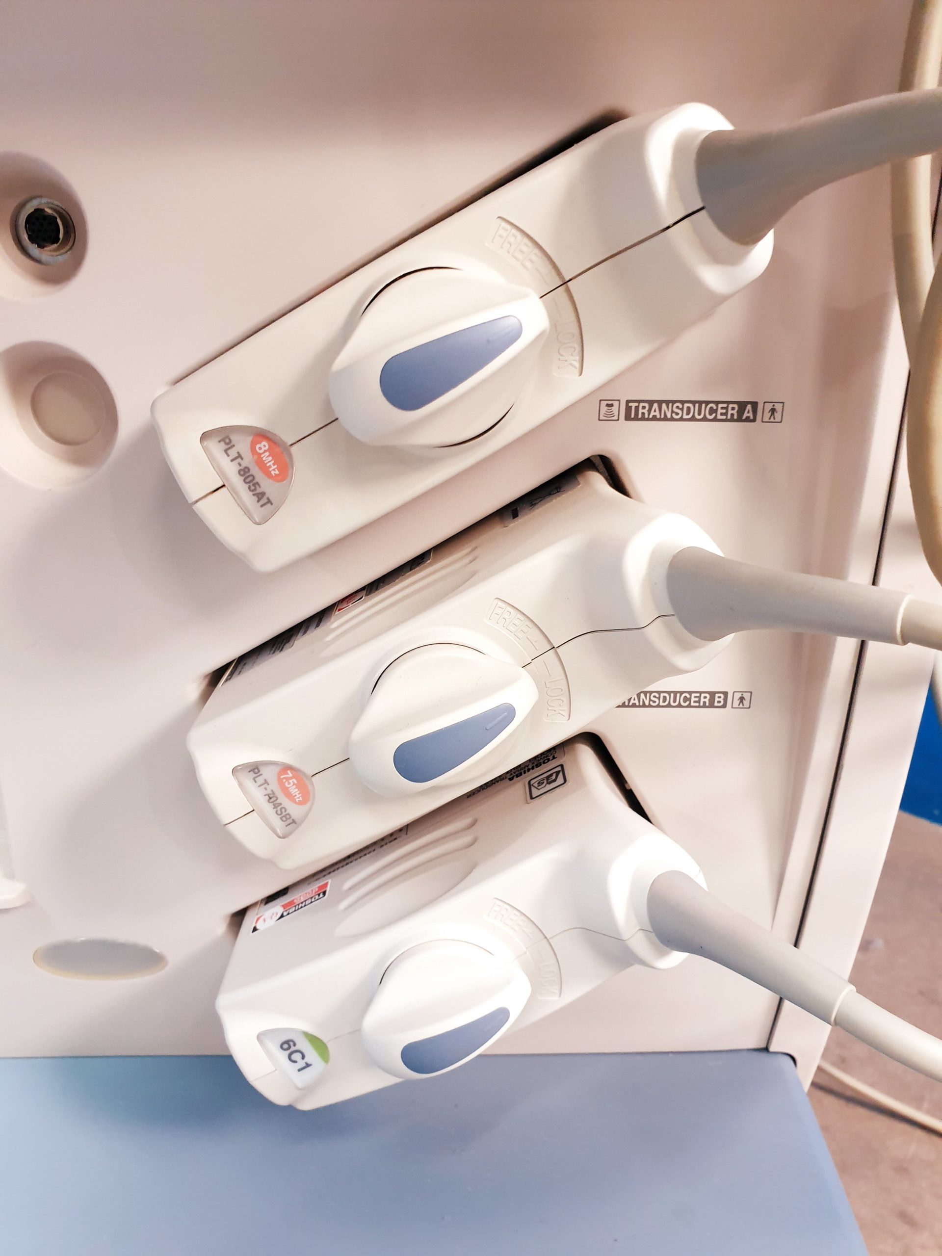 Toshiba SSA-680A Xario XG Farbdoppler PVT-375BT + PLT-805AT + PLT-704SBT – Bild 7