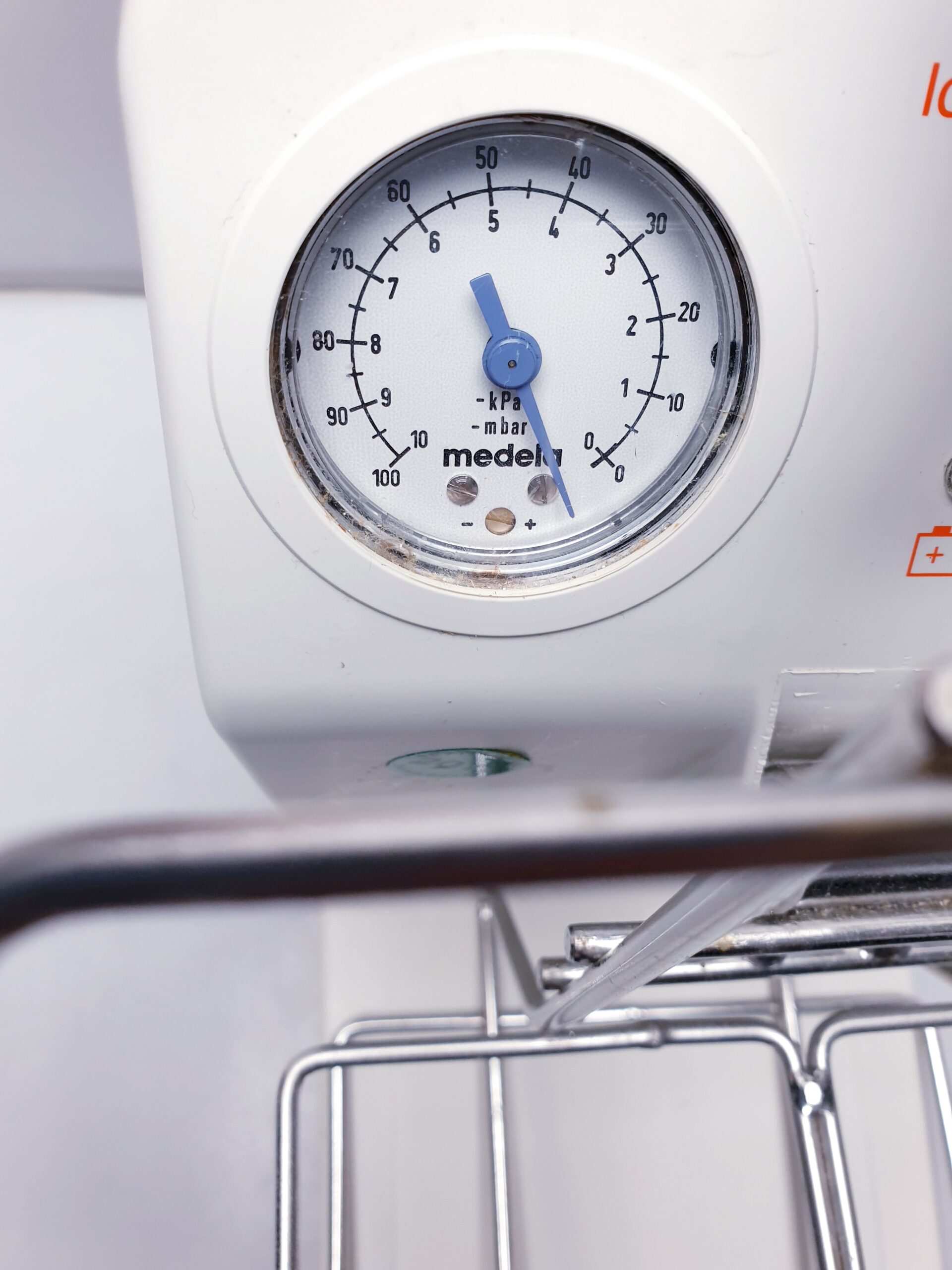 Medela Vario 18 Universal-Absaugpumpe ohne Behälter – Bild 4