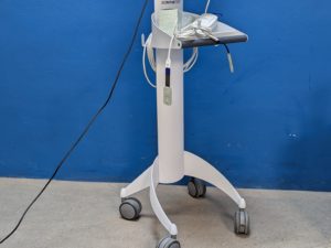 Covidien Somanetics 5100C Invos HirnSomatisches Oximeter + Geräte wagen