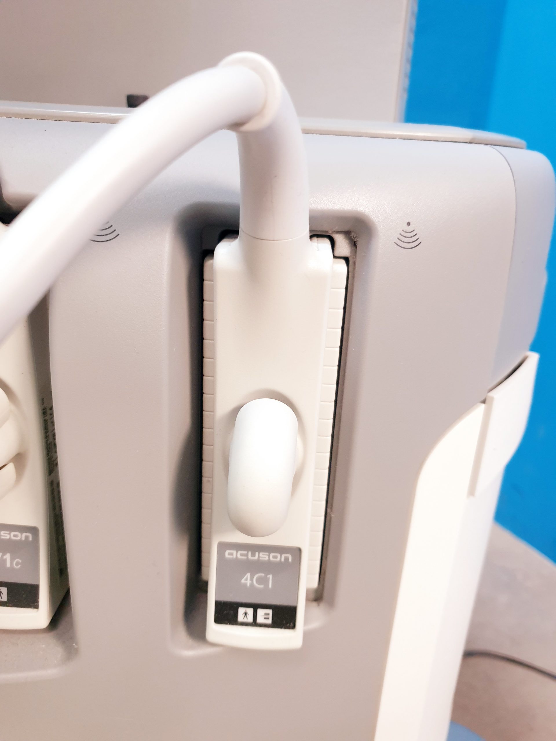 Siemens Acuson S2000 Baujahr 2011 mit drei Sonden Acuson 9L4, Acuson 4V1c, Acuson 4C1, – Bild 6