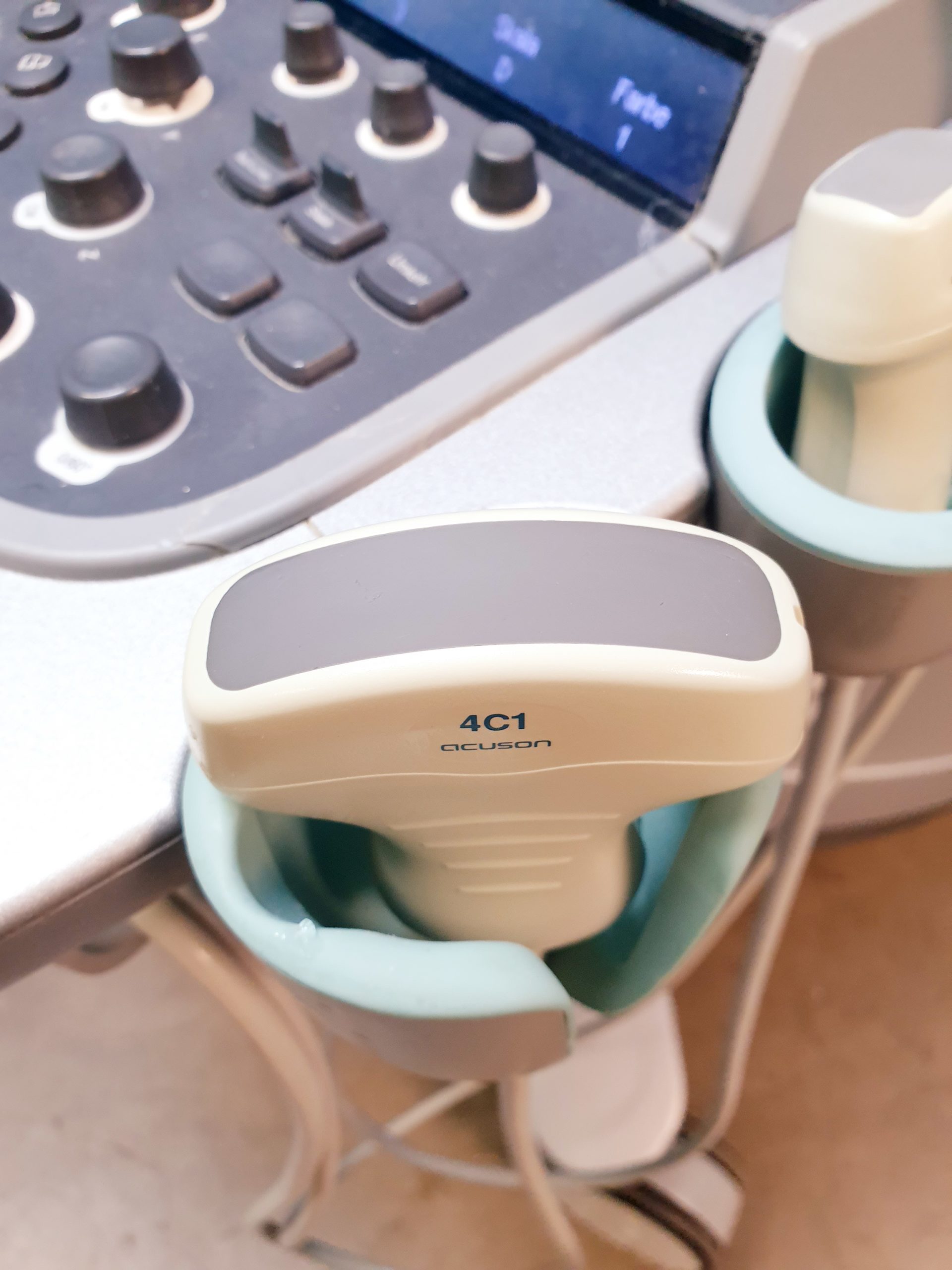 Siemens Acuson S2000 Baujahr 2011 mit drei Sonden Acuson 9L4, Acuson 4V1c, Acuson 4C1, – Bild 8