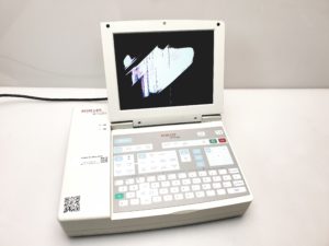 Schiller AT-10 Plus EKG Gerät ohne Zubehör  Displayschaden - defekt