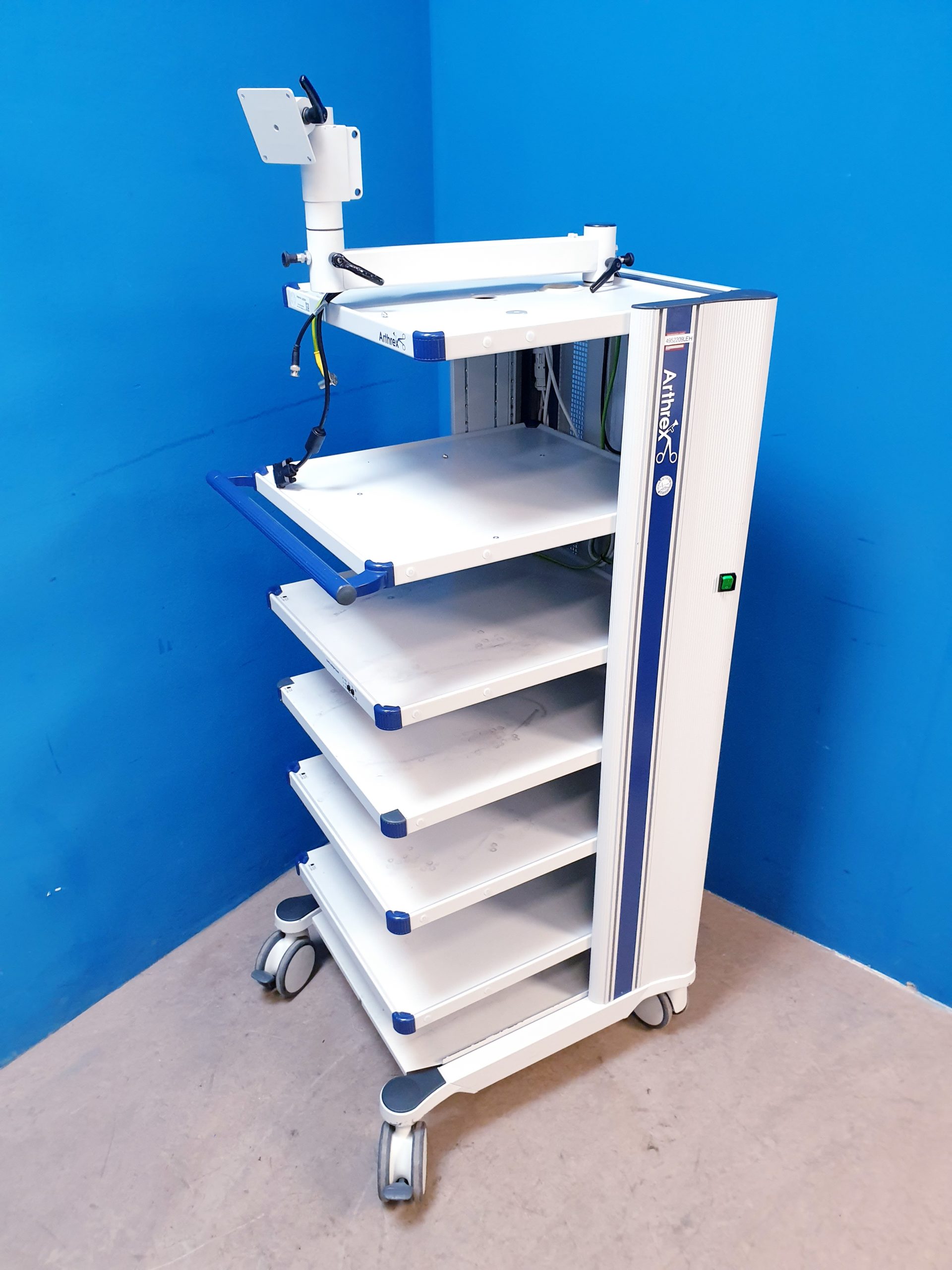 Arthrex Gerätewagen - Rollbar mit Monitorhalter – Bild 4