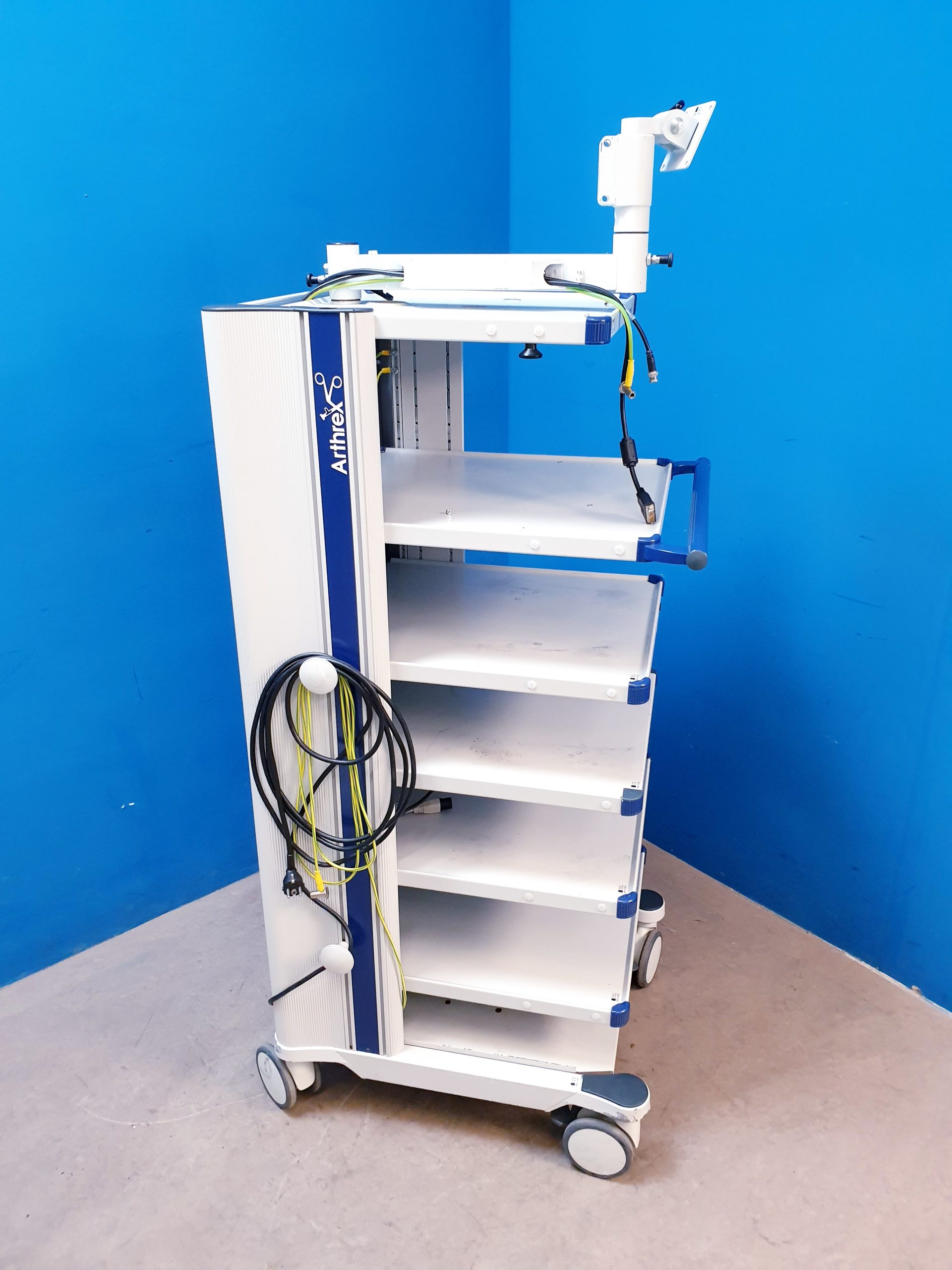 Arthrex Gerätewagen - Rollbar mit Monitorhalter – Bild 5