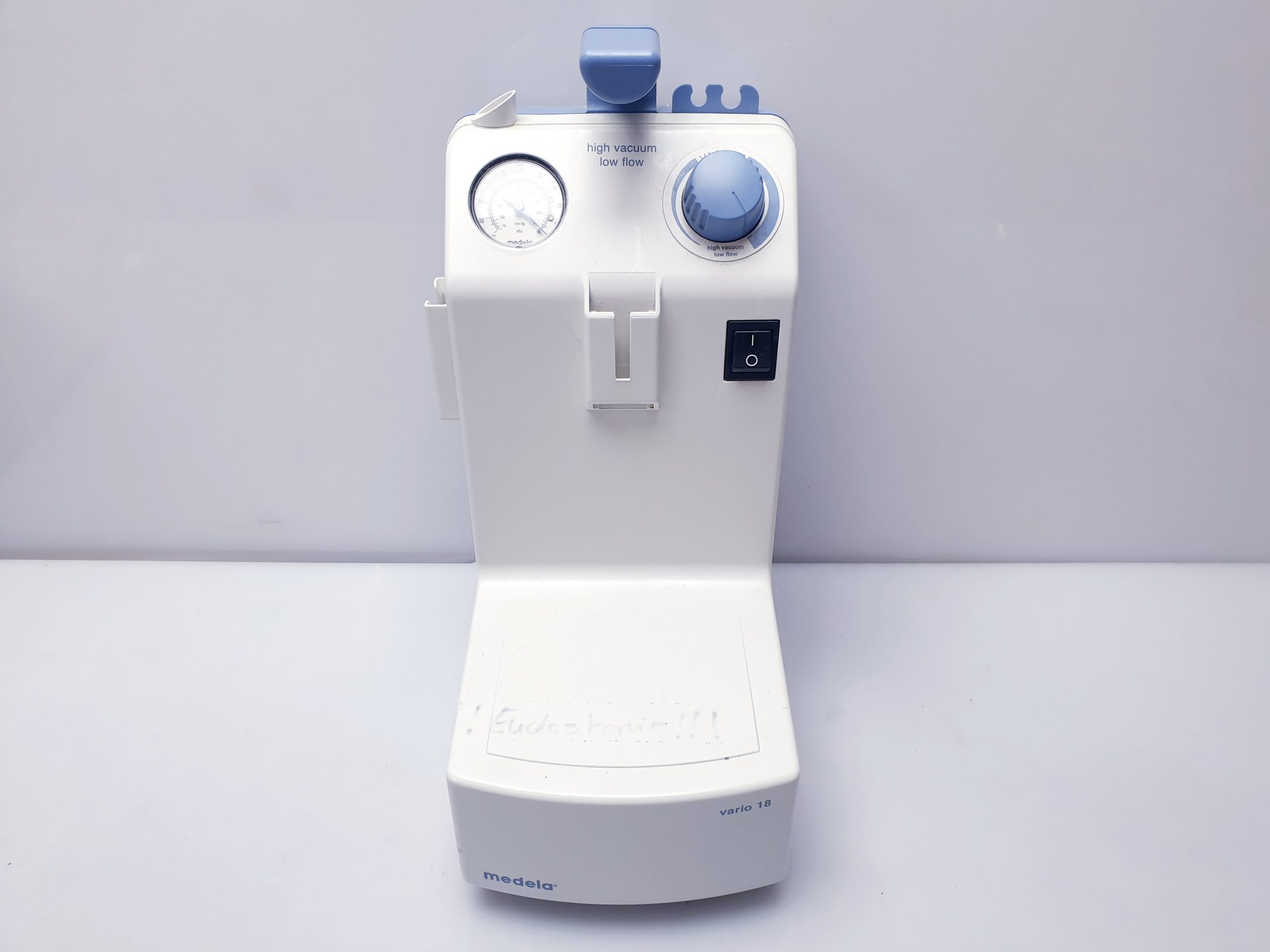 Medela Vario 18 Universal-Absaugpumpe ohne Behälter – Bild 4