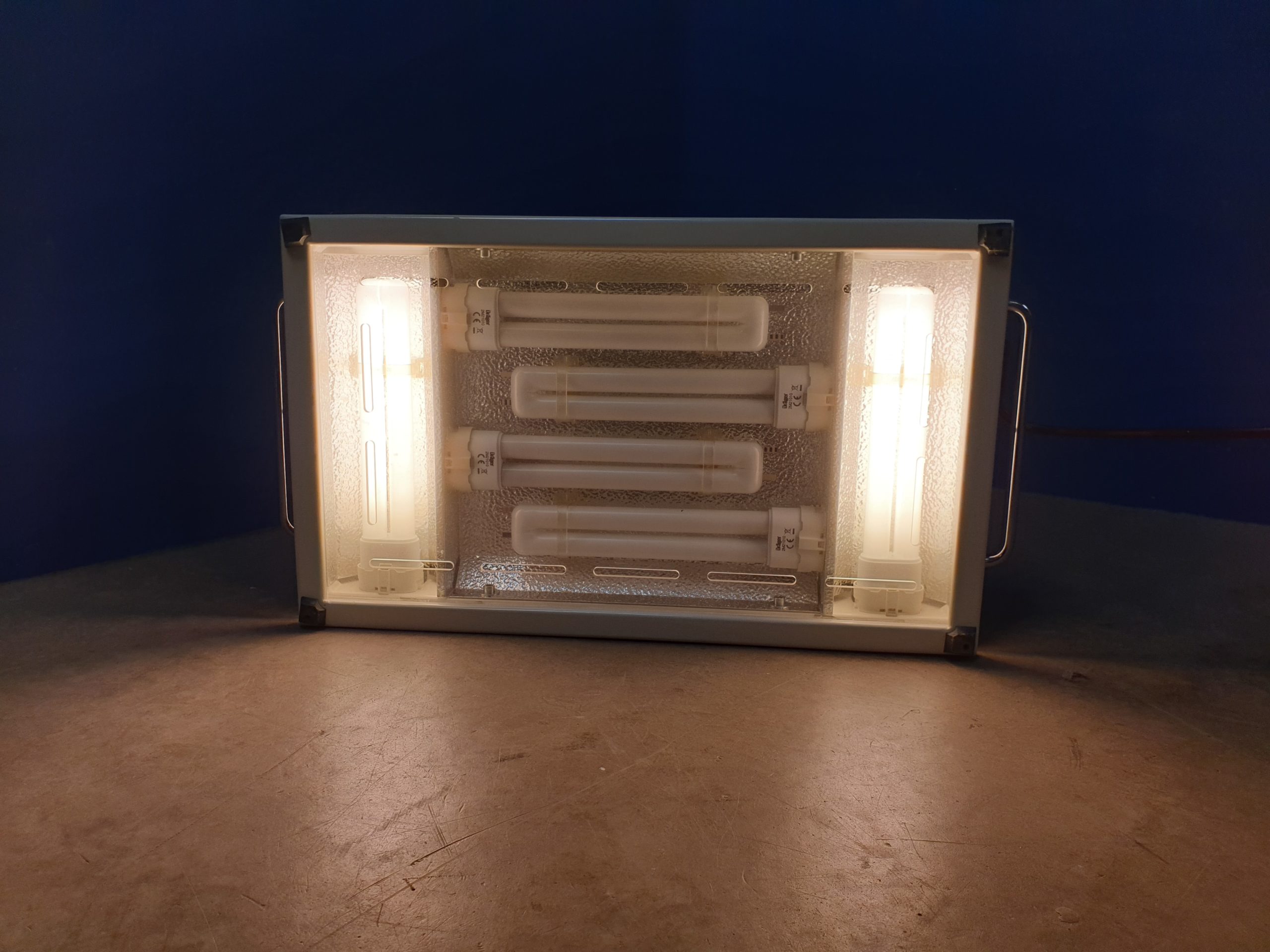 Dräger Photo-Therapy 4000 Neonatal Photo-therapy Unit – Bild 11