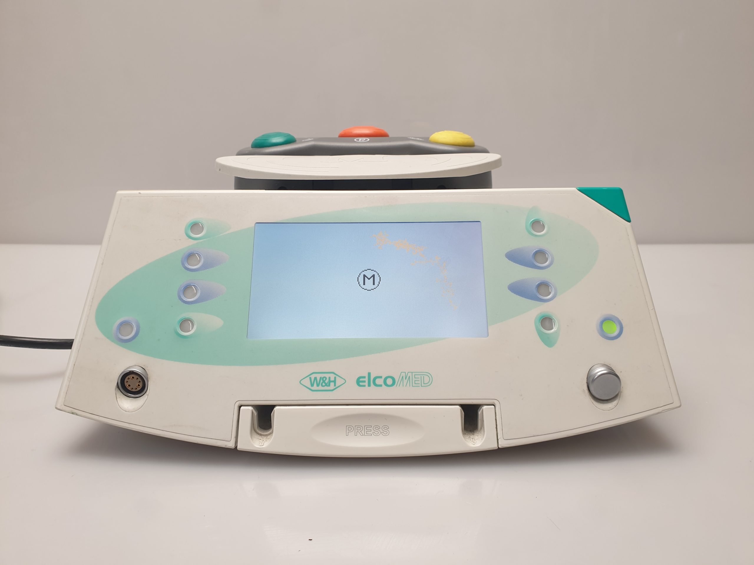 W&H elcoMED Typ SA-200 230 Dental-Chirurgie mit Fußschalter – Bild 4