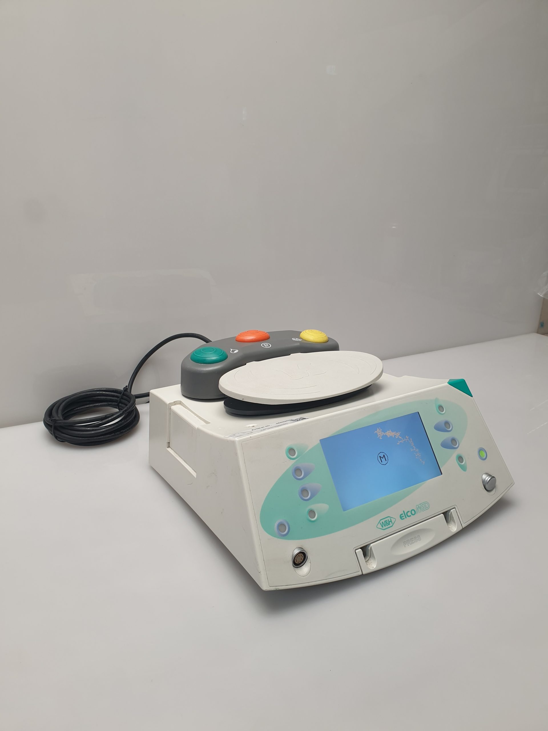 W&H elcoMED Typ SA-200 230 Dental-Chirurgie mit Fußschalter – Bild 6