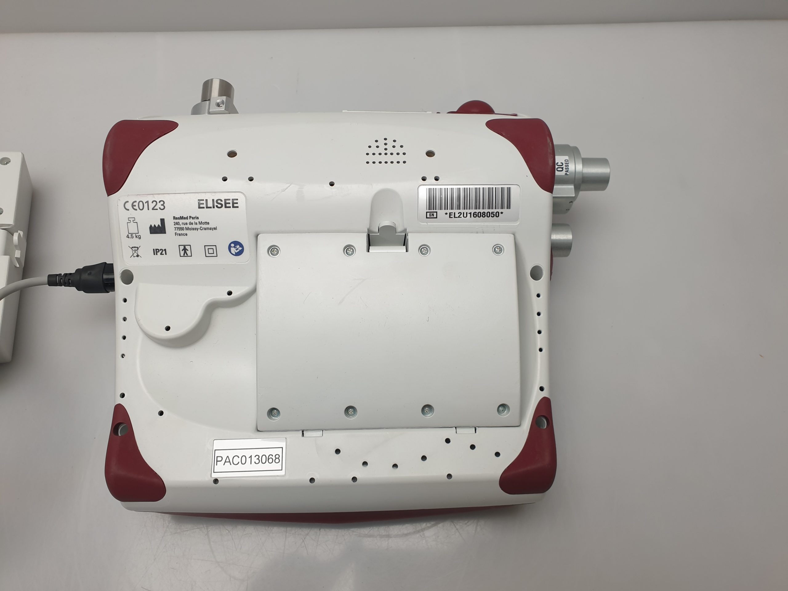 Resmed Elisée™ 250 IPPV ICU Notfall Beatmungsgerät – Bild 14