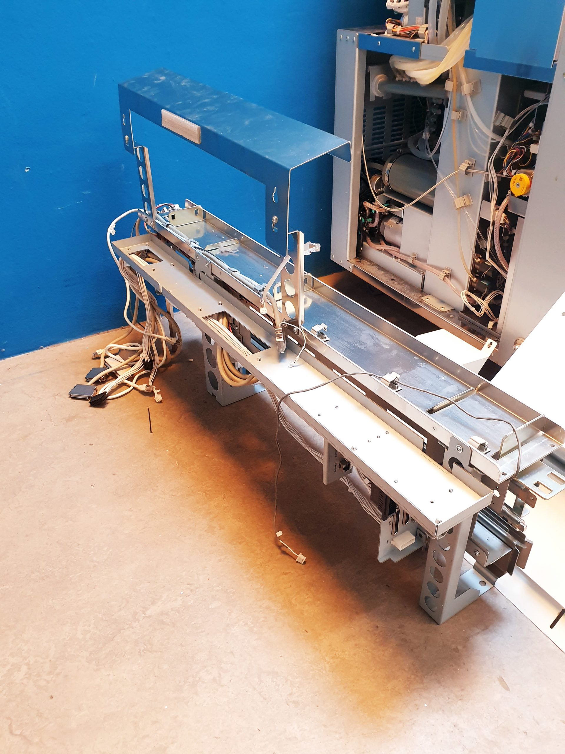 Roche Cobas 6000 Chemieanalysator mit cobas 501s c E Extension Iwaki magnet pump – Bild 8