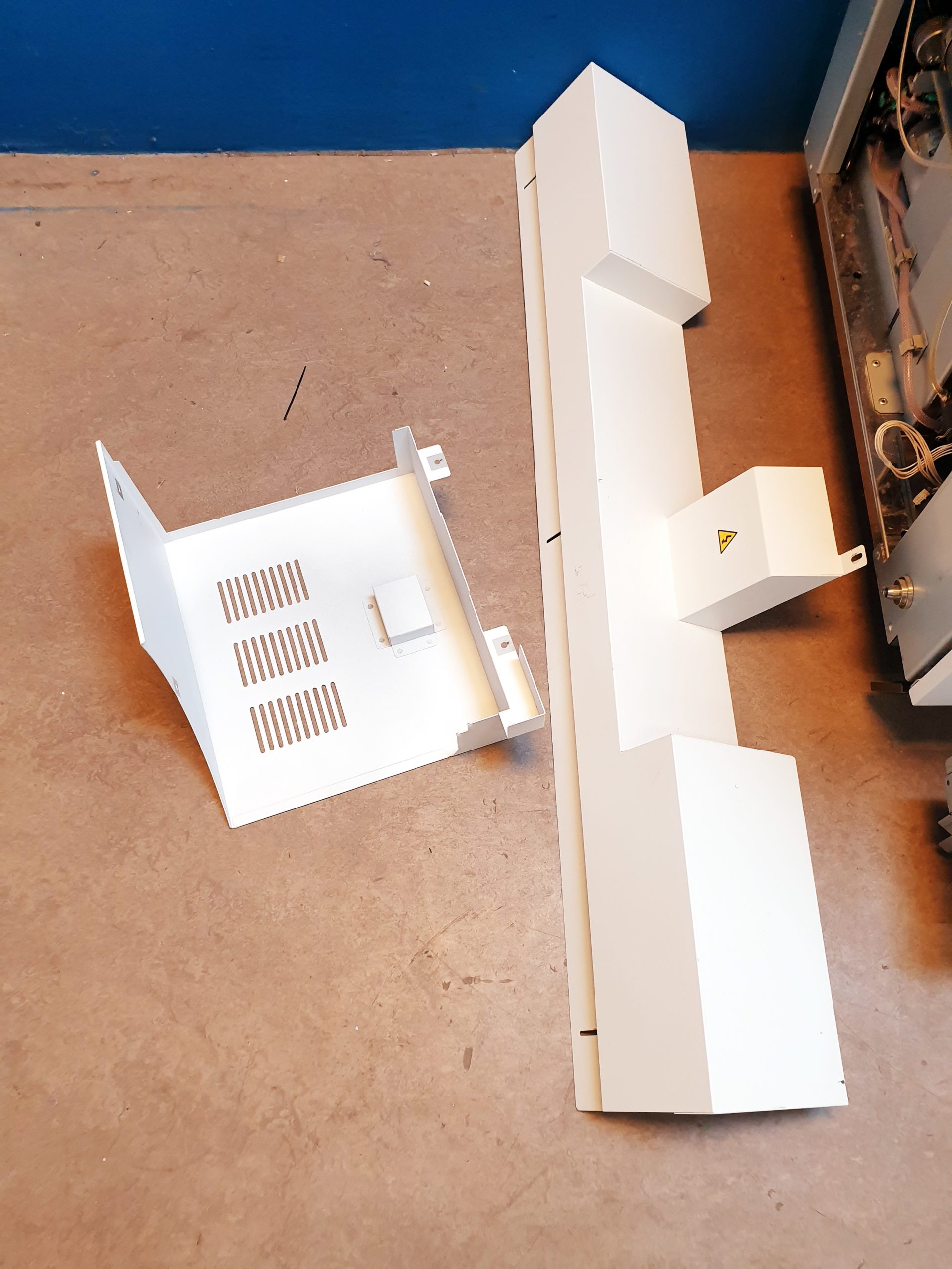 Roche Cobas 6000 Chemieanalysator mit cobas 501s c E Extension Iwaki magnet pump – Bild 9