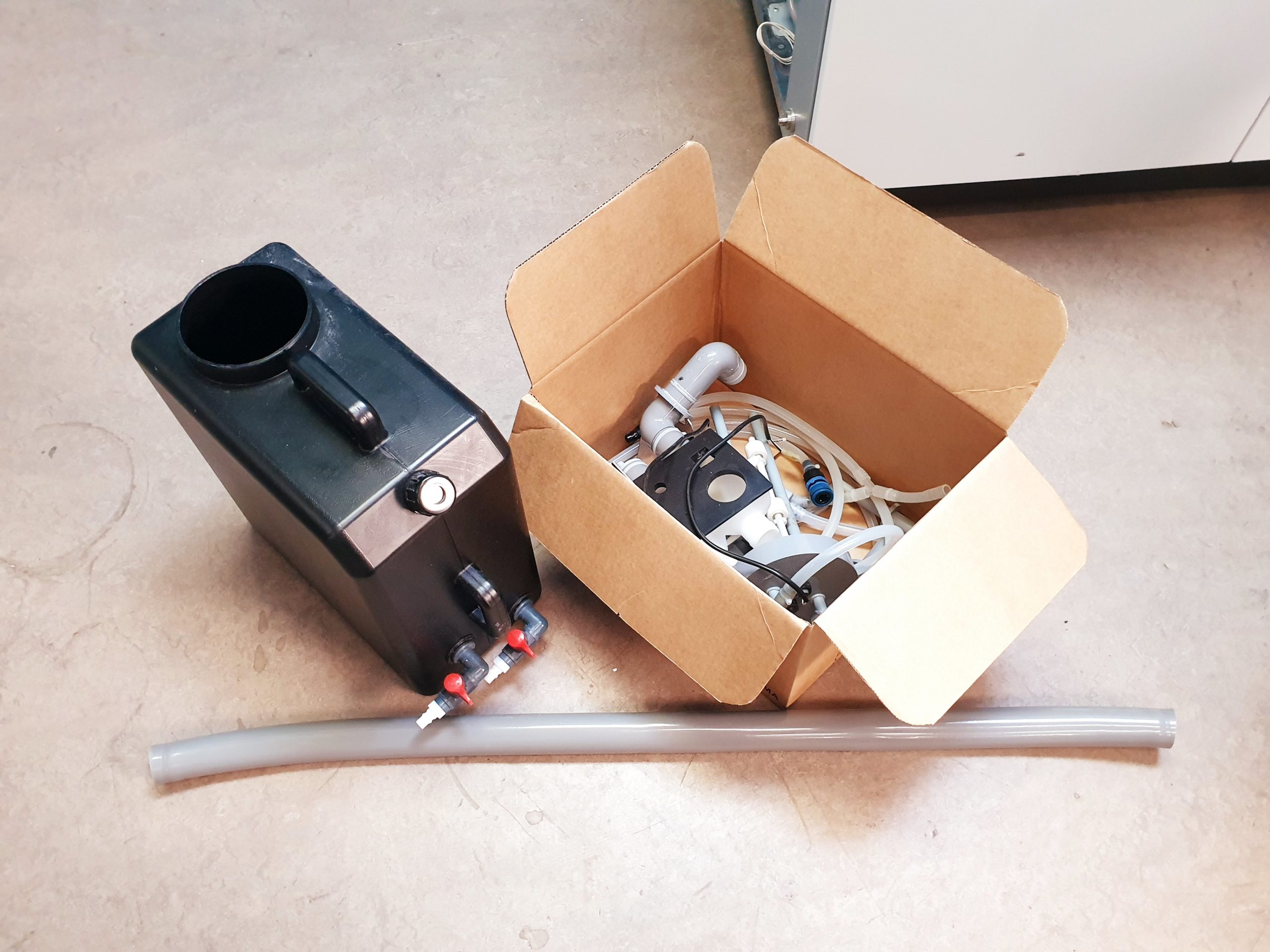 Roche Cobas 6000 Chemieanalysator mit cobas 501s c E Extension Iwaki magnet pump – Bild 13