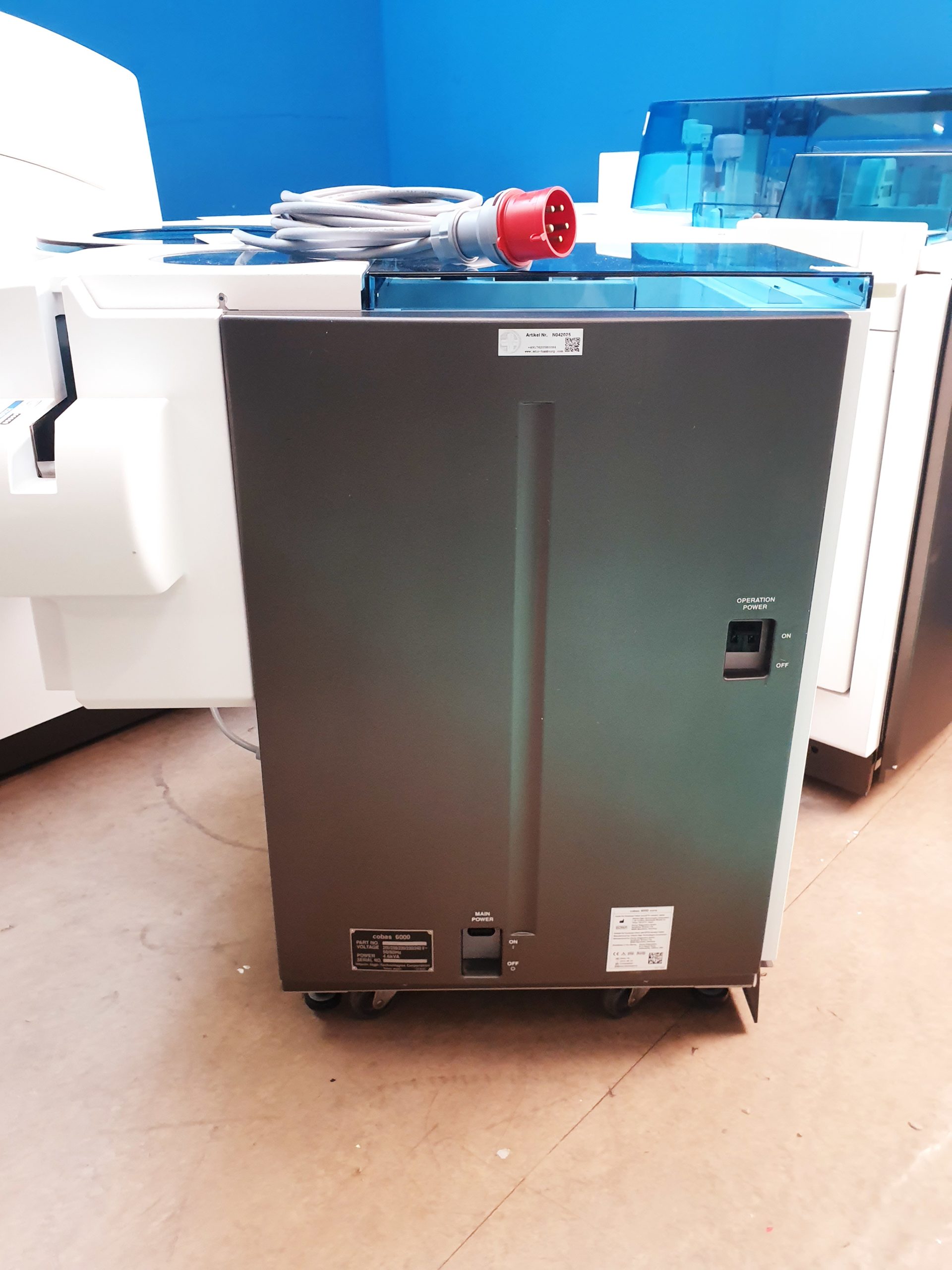 Roche Cobas 6000 Chemieanalysator mit cobas 501s c E Extension Iwaki magnet pump – Bild 14