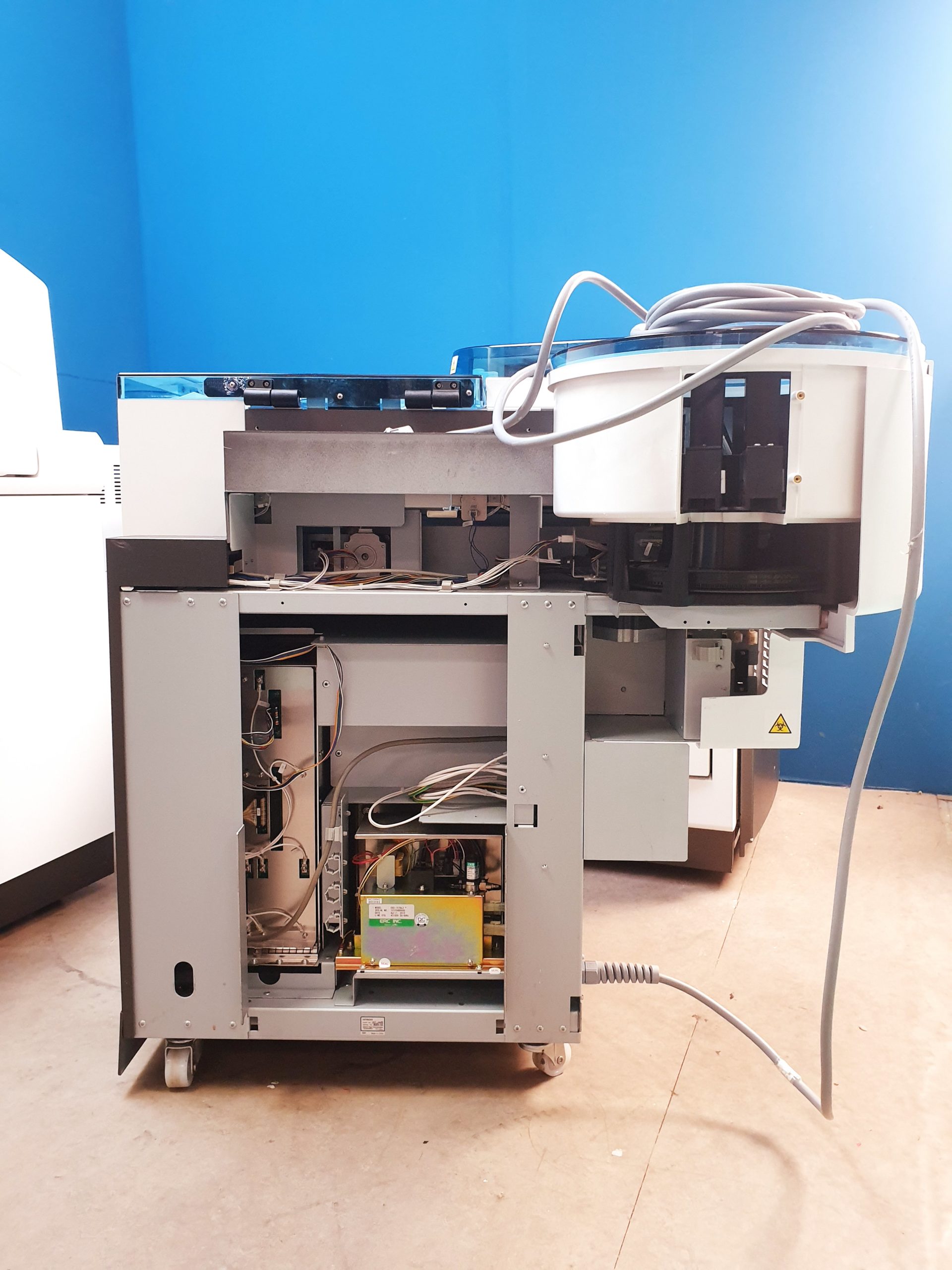 Roche Cobas 6000 Chemieanalysator mit cobas 501s c E Extension Iwaki magnet pump – Bild 21