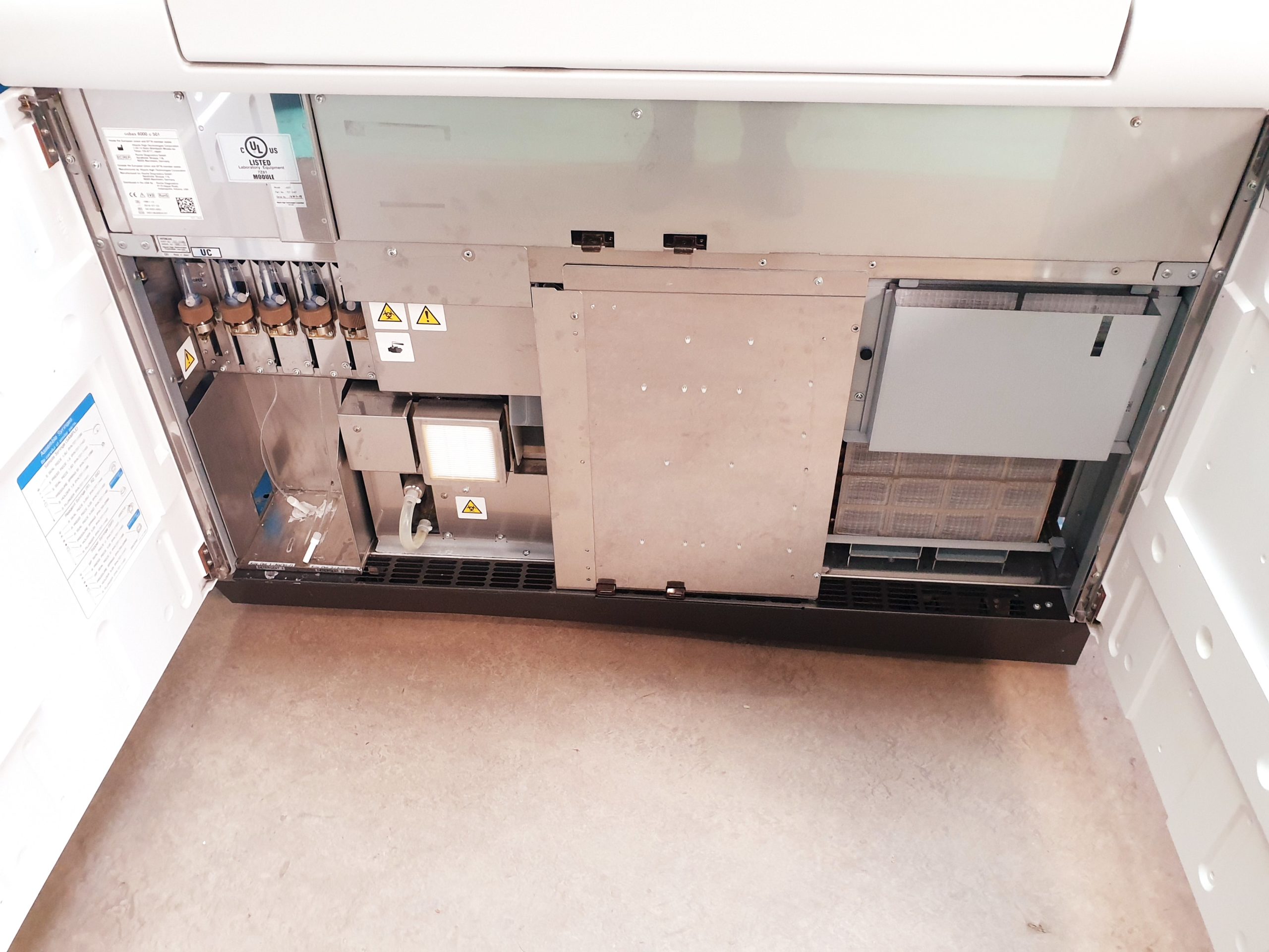 Roche Cobas 6000 Chemieanalysator mit cobas 501s c E Extension Iwaki magnet pump – Bild 24