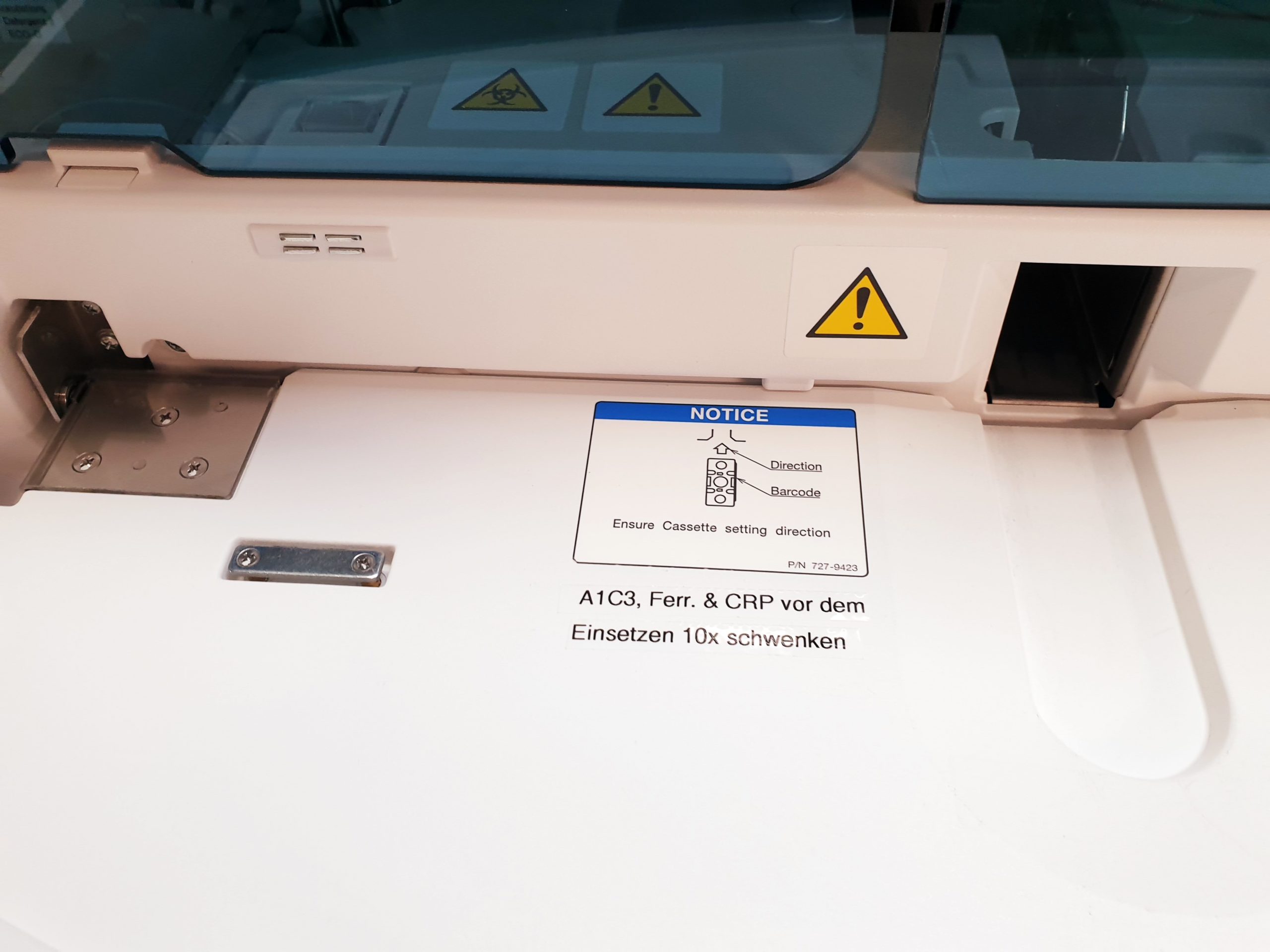 Roche Cobas 6000 Chemieanalysator mit cobas 501s c E Extension Iwaki magnet pump – Bild 25