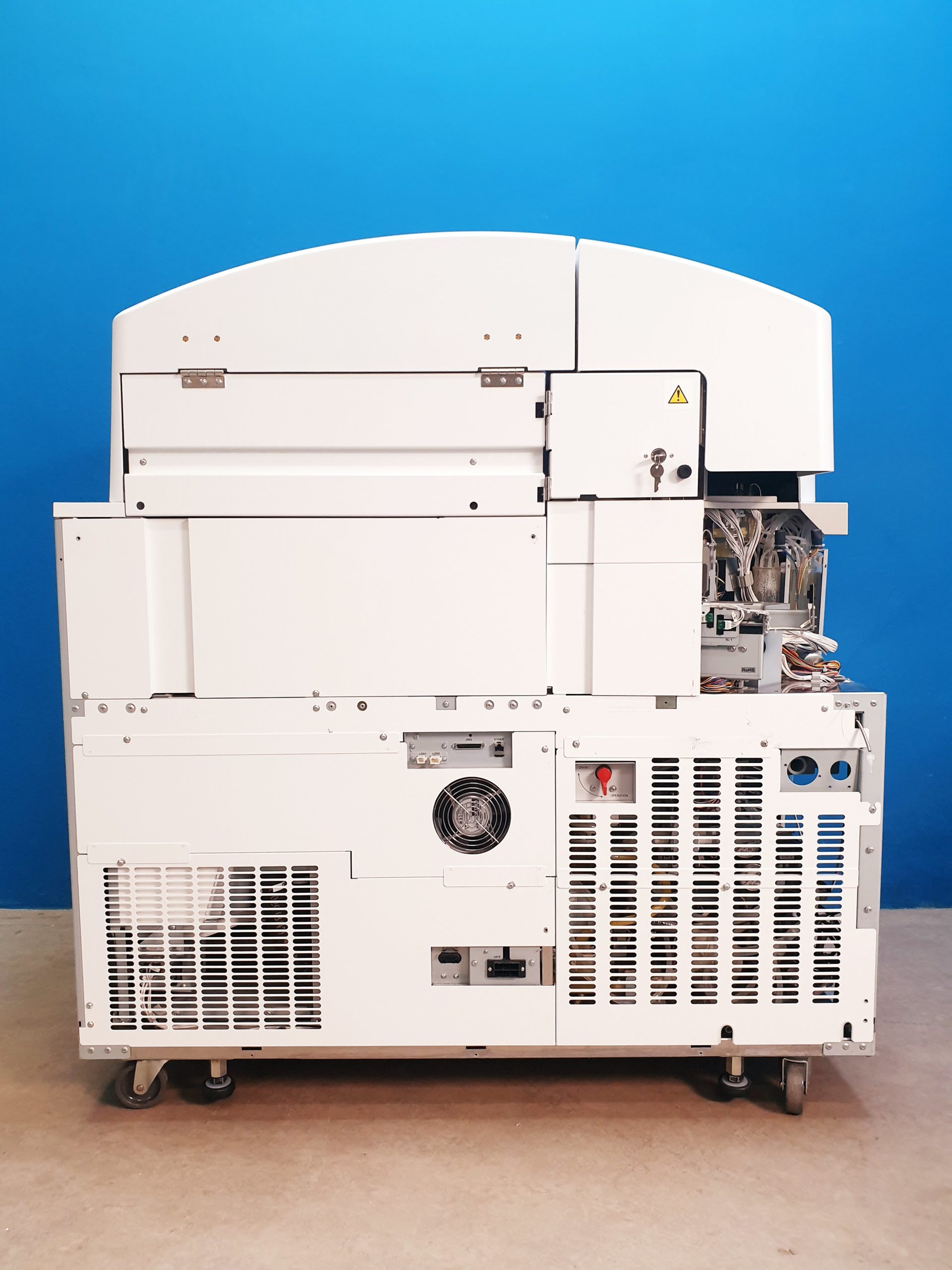 Roche Cobas 6000 Chemieanalysator mit cobas 501s c E Extension Iwaki magnet pump – Bild 29