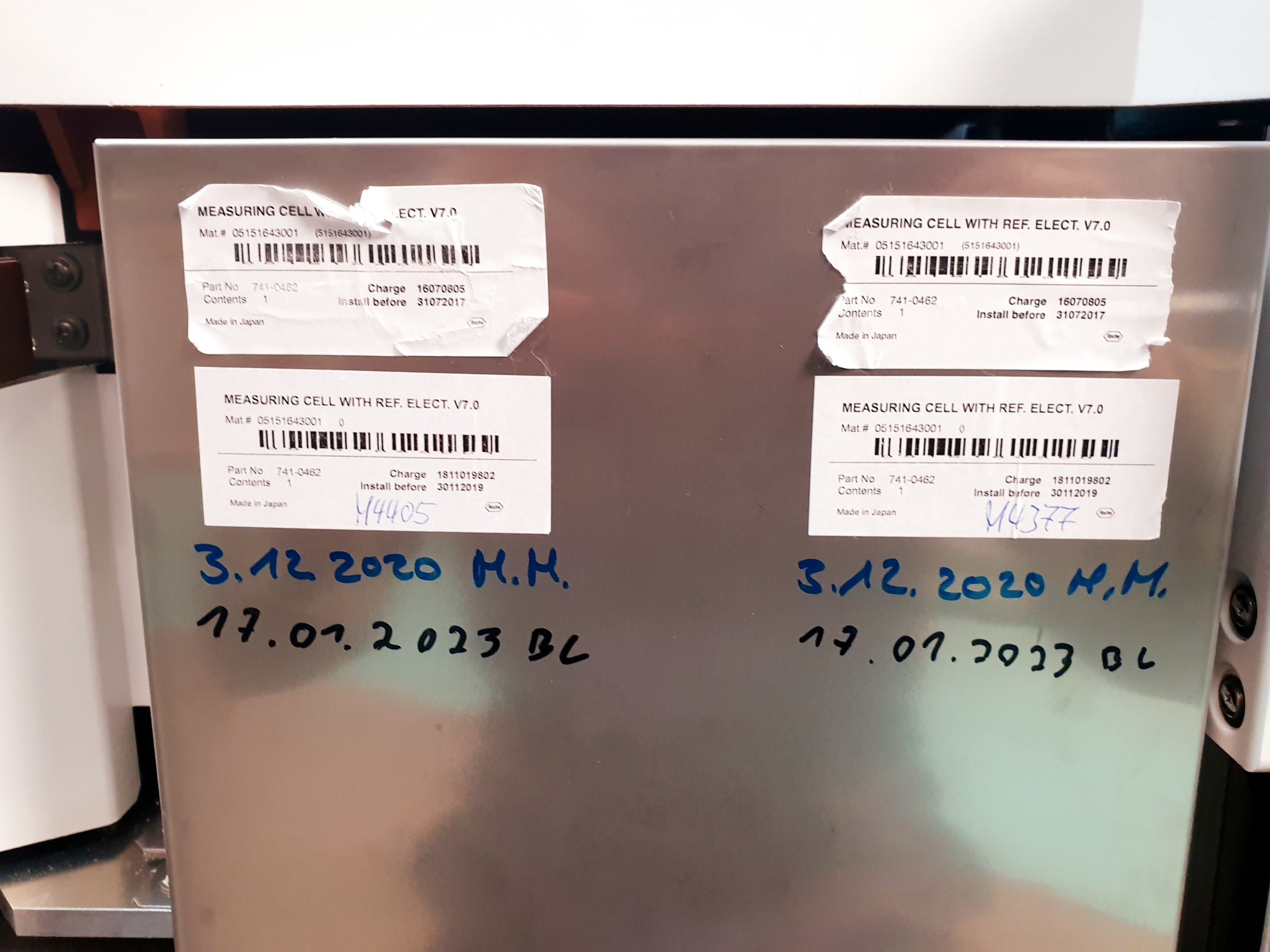 Roche Cobas 6000 Chemieanalysator mit cobas 501s c E Extension Iwaki magnet pump – Bild 39