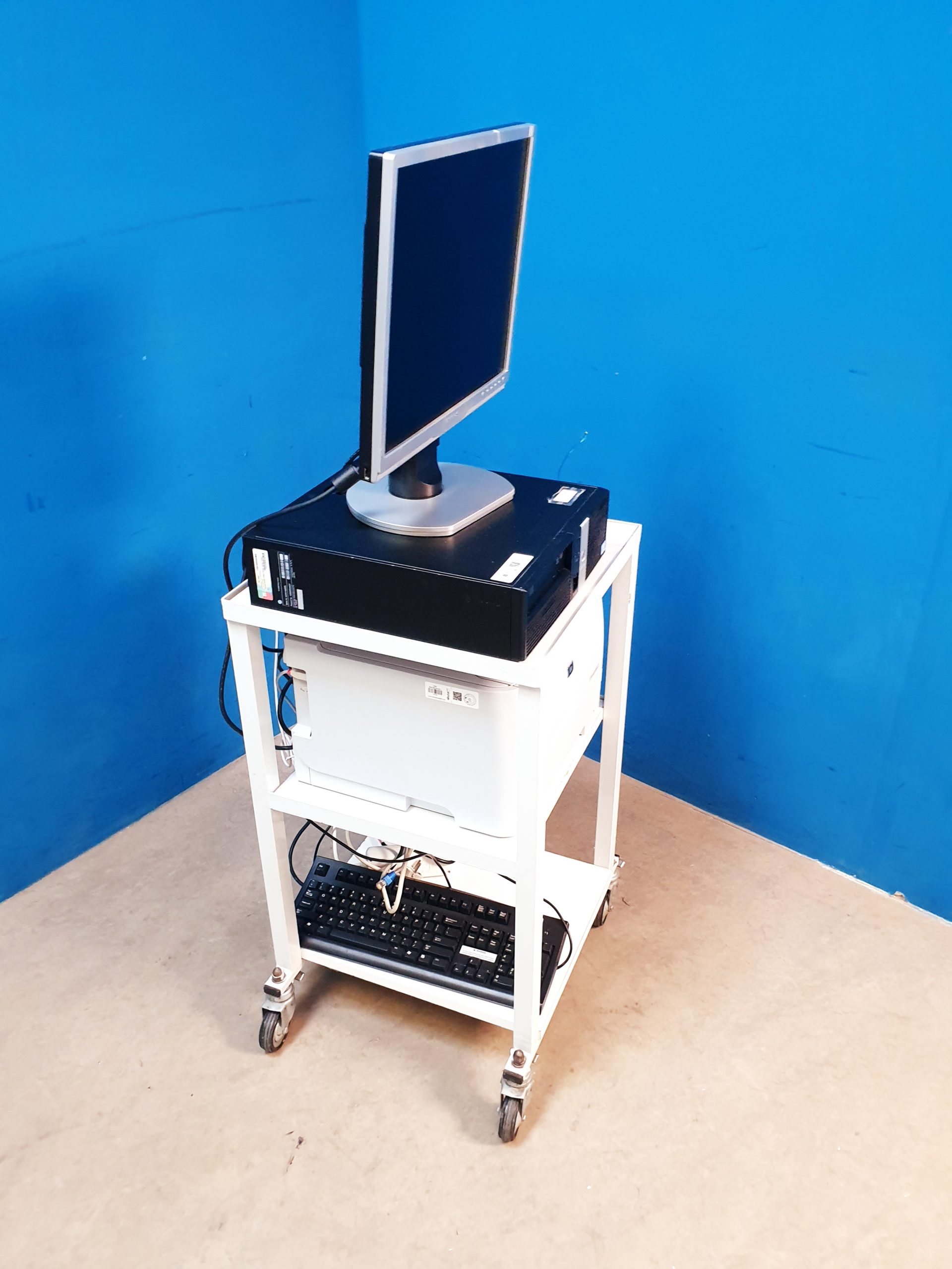 Roche Cobas 6000 Chemieanalysator mit cobas 501s c E Extension Iwaki magnet pump – Bild 48