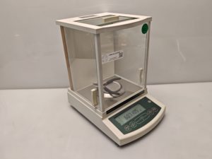 Shimadzu AX120 Waage